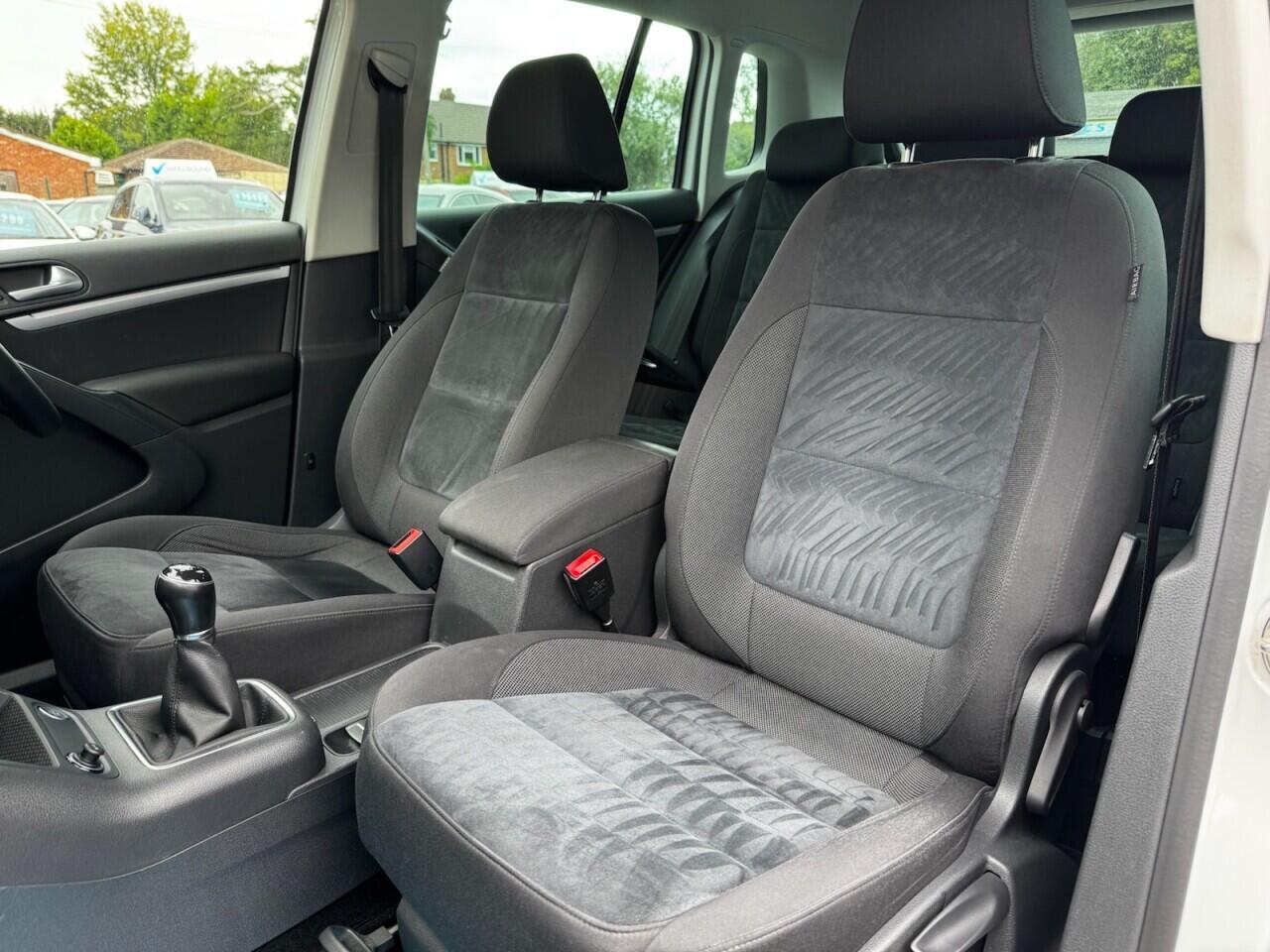 Volkswagen Tiguan view 42