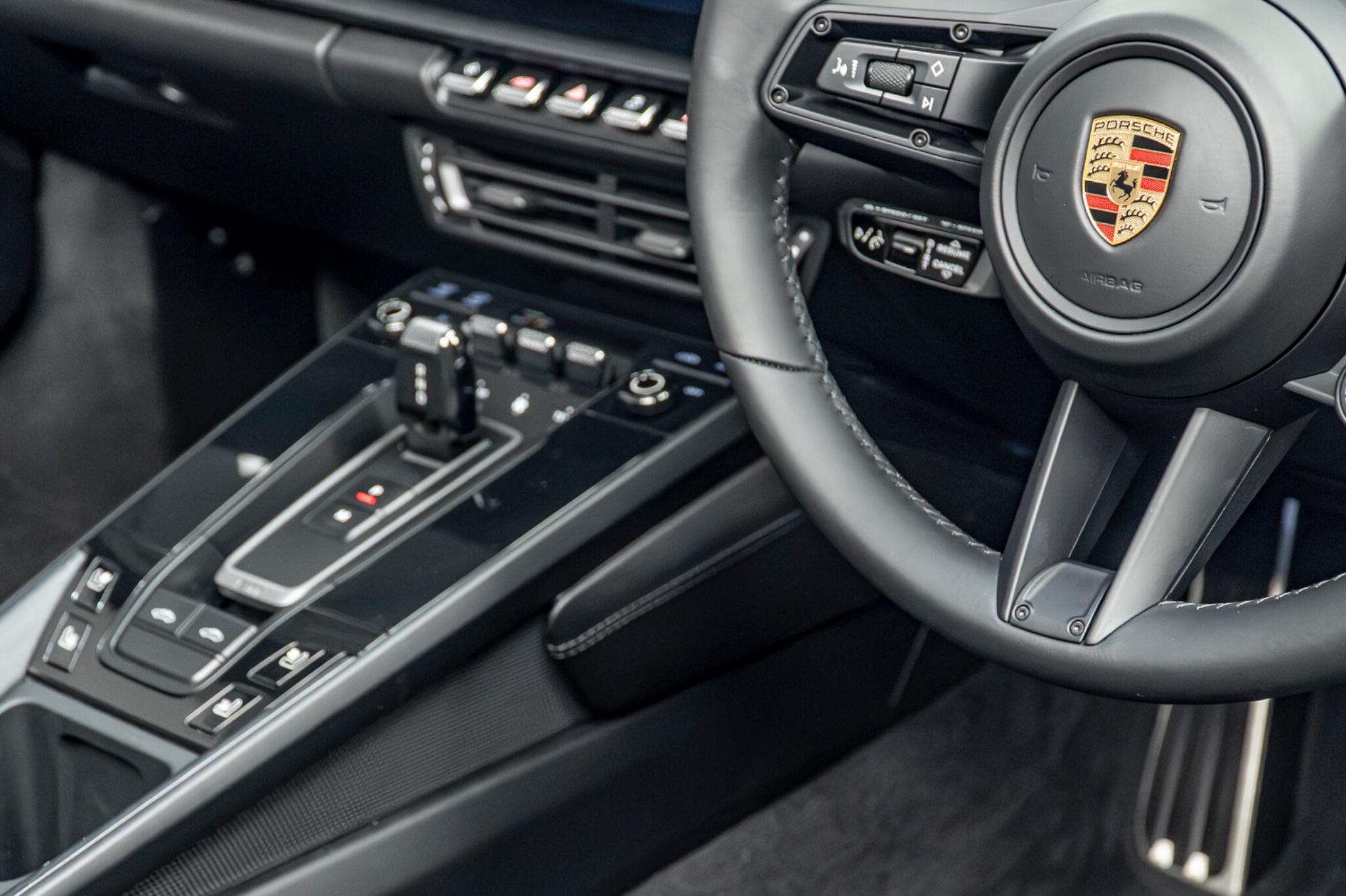 Porsche 911 view 40