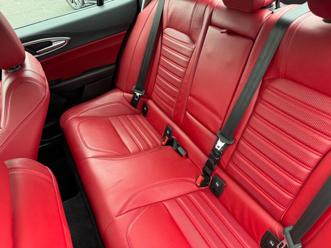 Alfa Romeo Giulia view 19