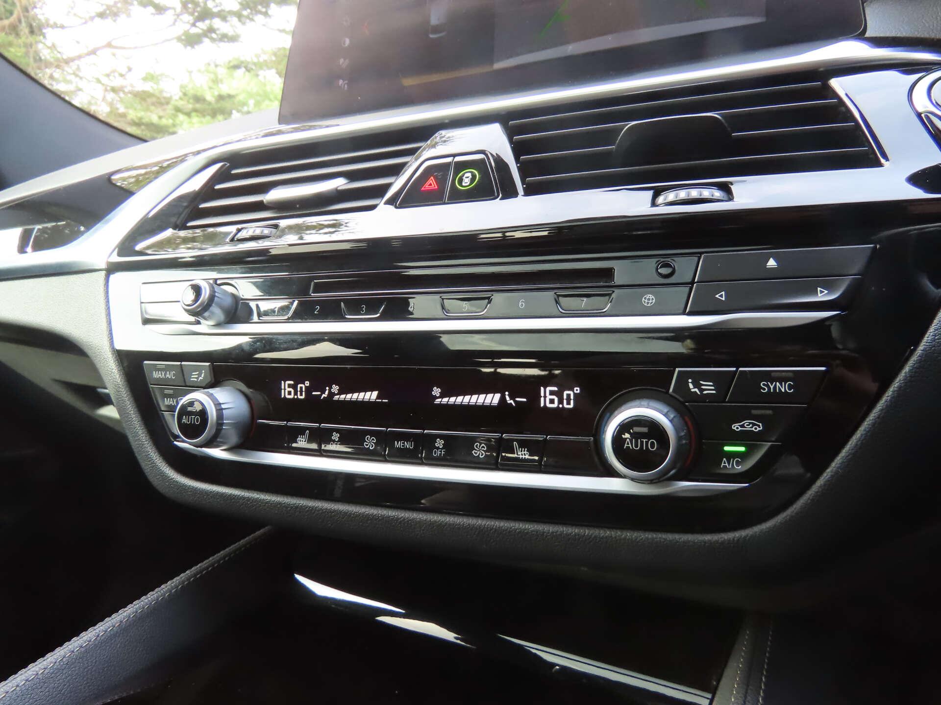 BMW 6 Series view 12
