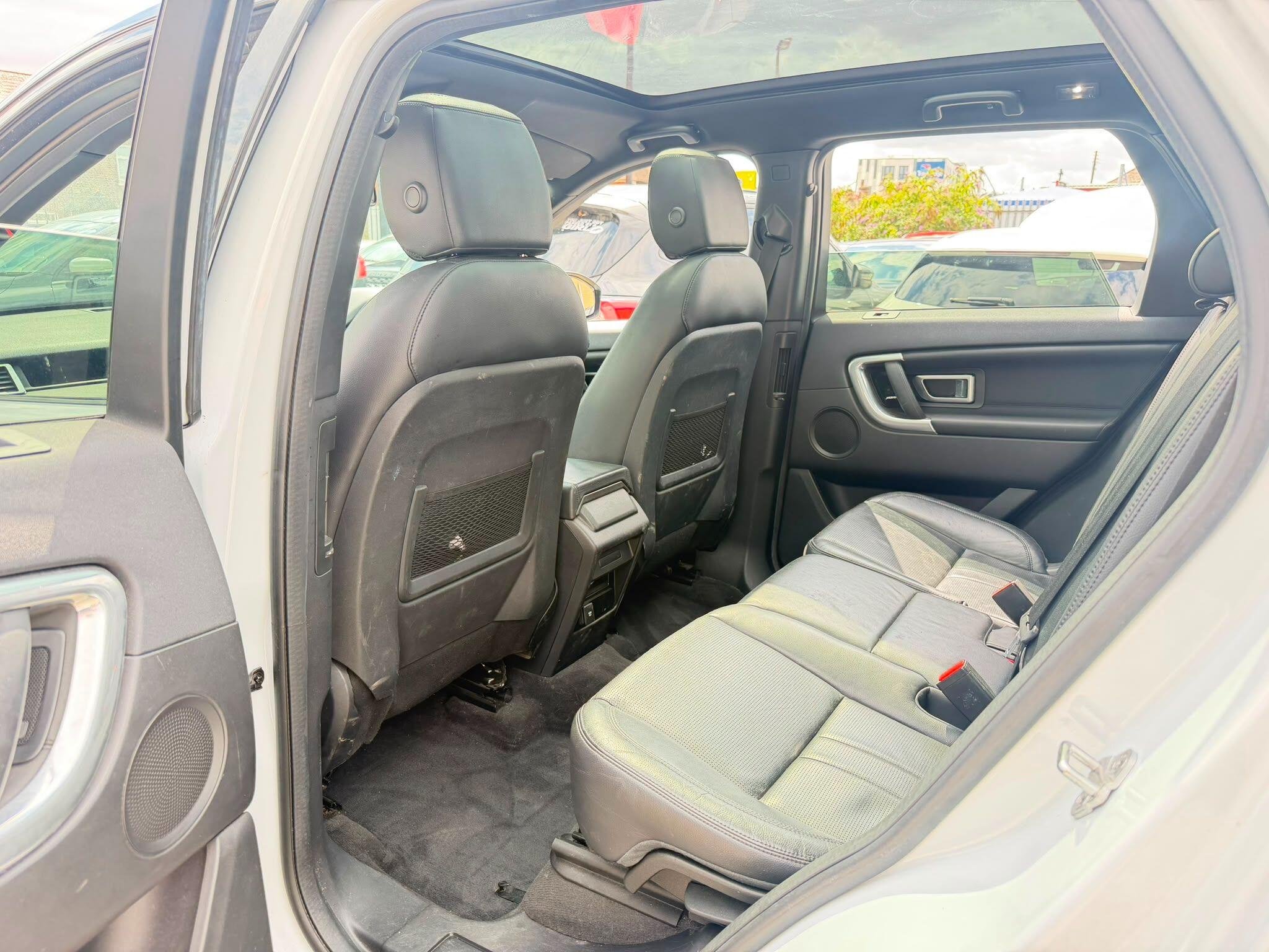 Land Rover Discovery Sport view 19