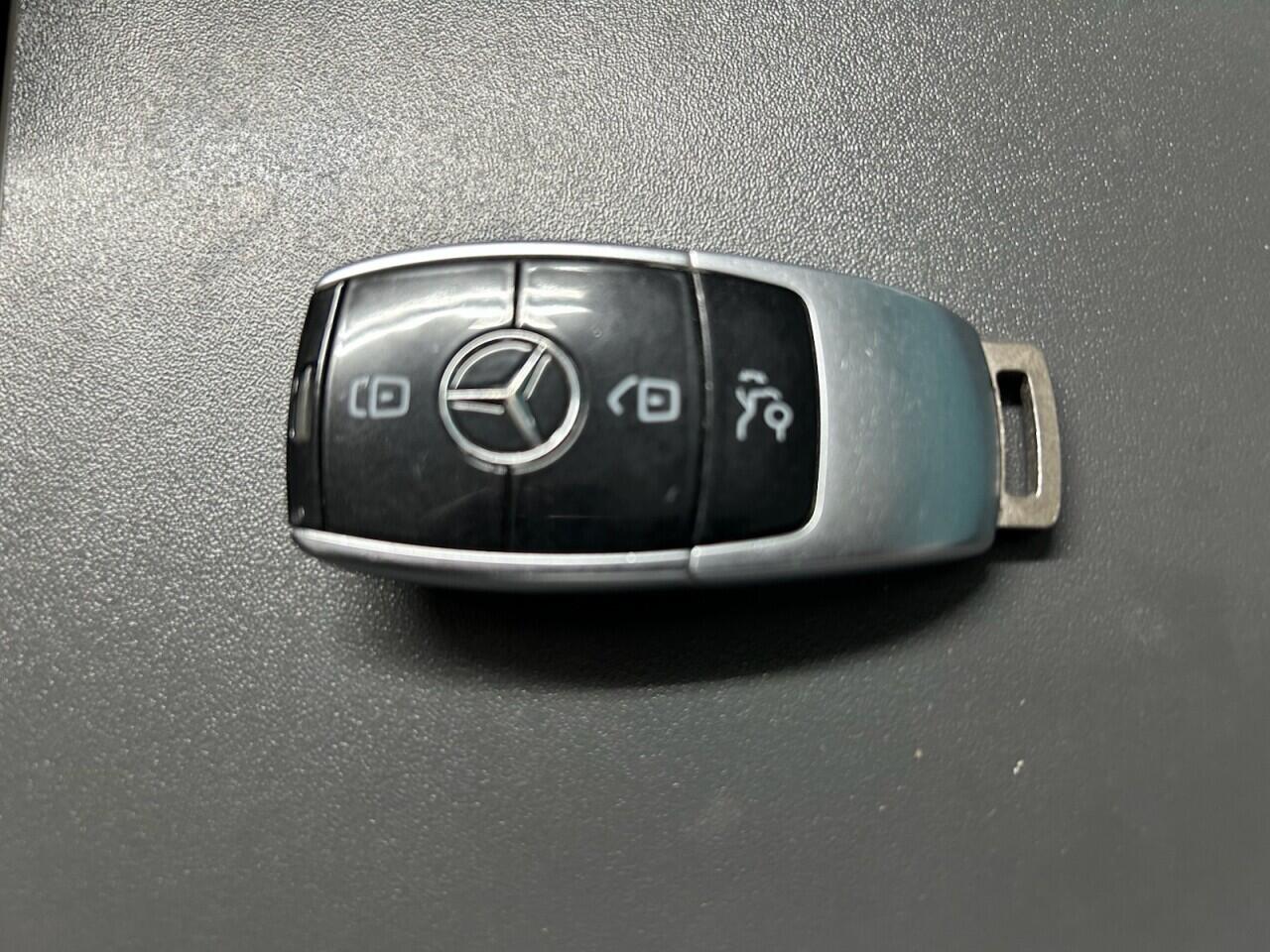 Mercedes-Benz E-Class view 45