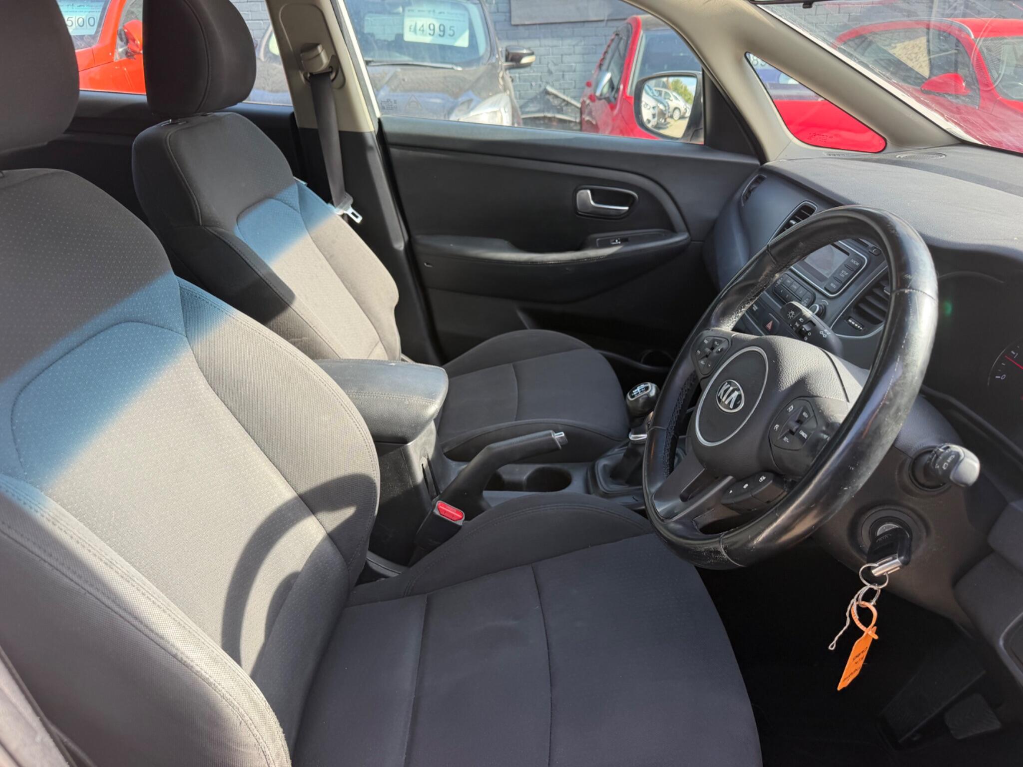 Kia Carens view 10