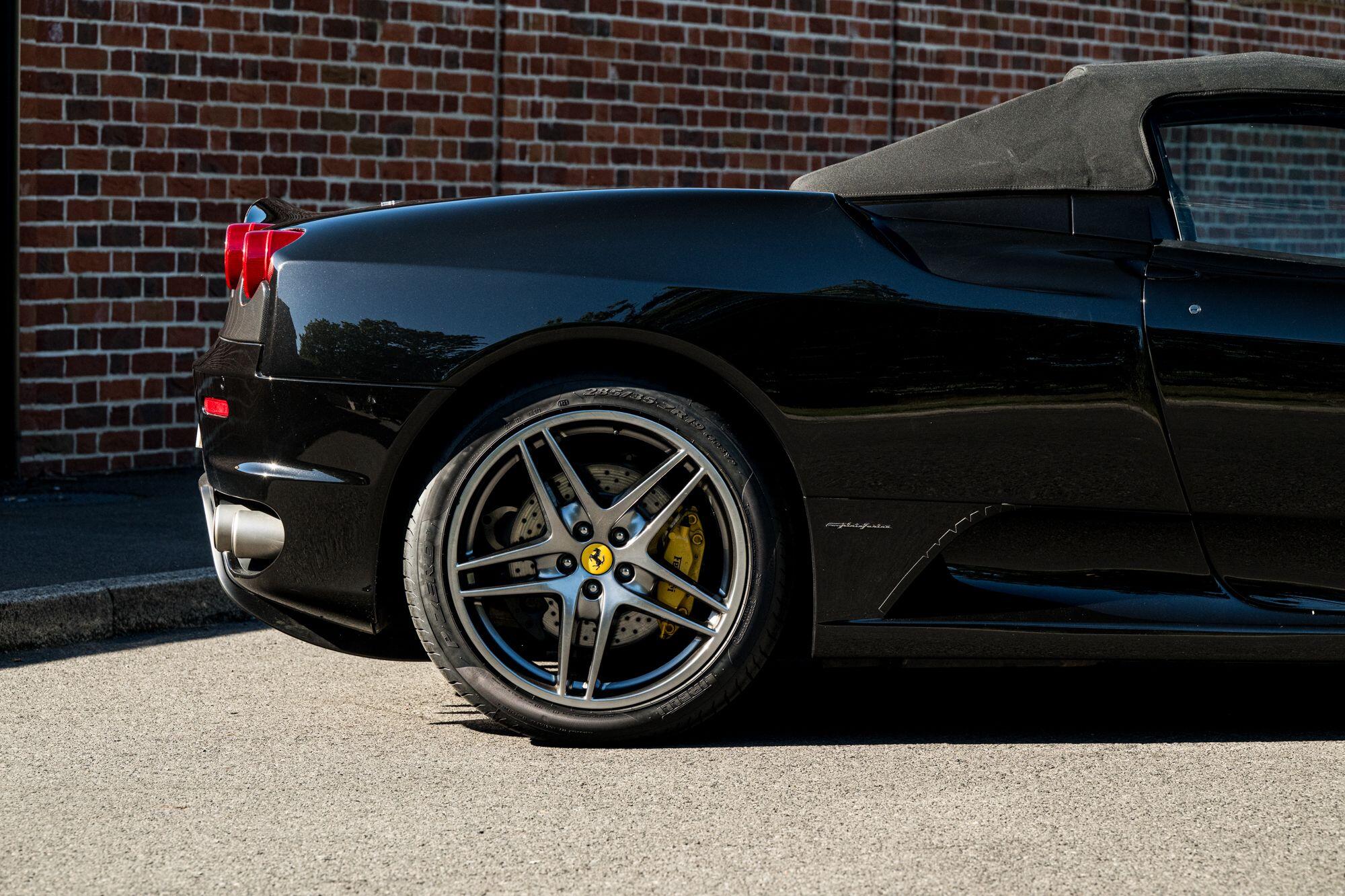 Ferrari F430 view 27