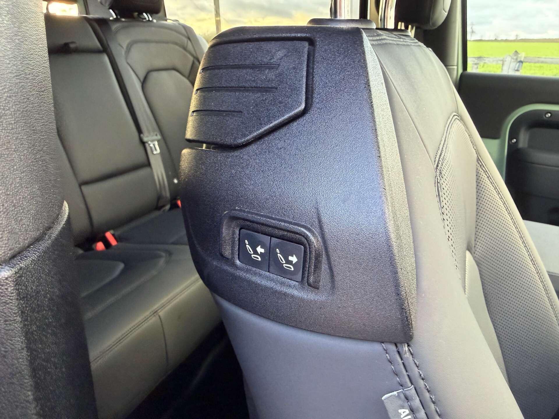 Land Rover Defender view 18