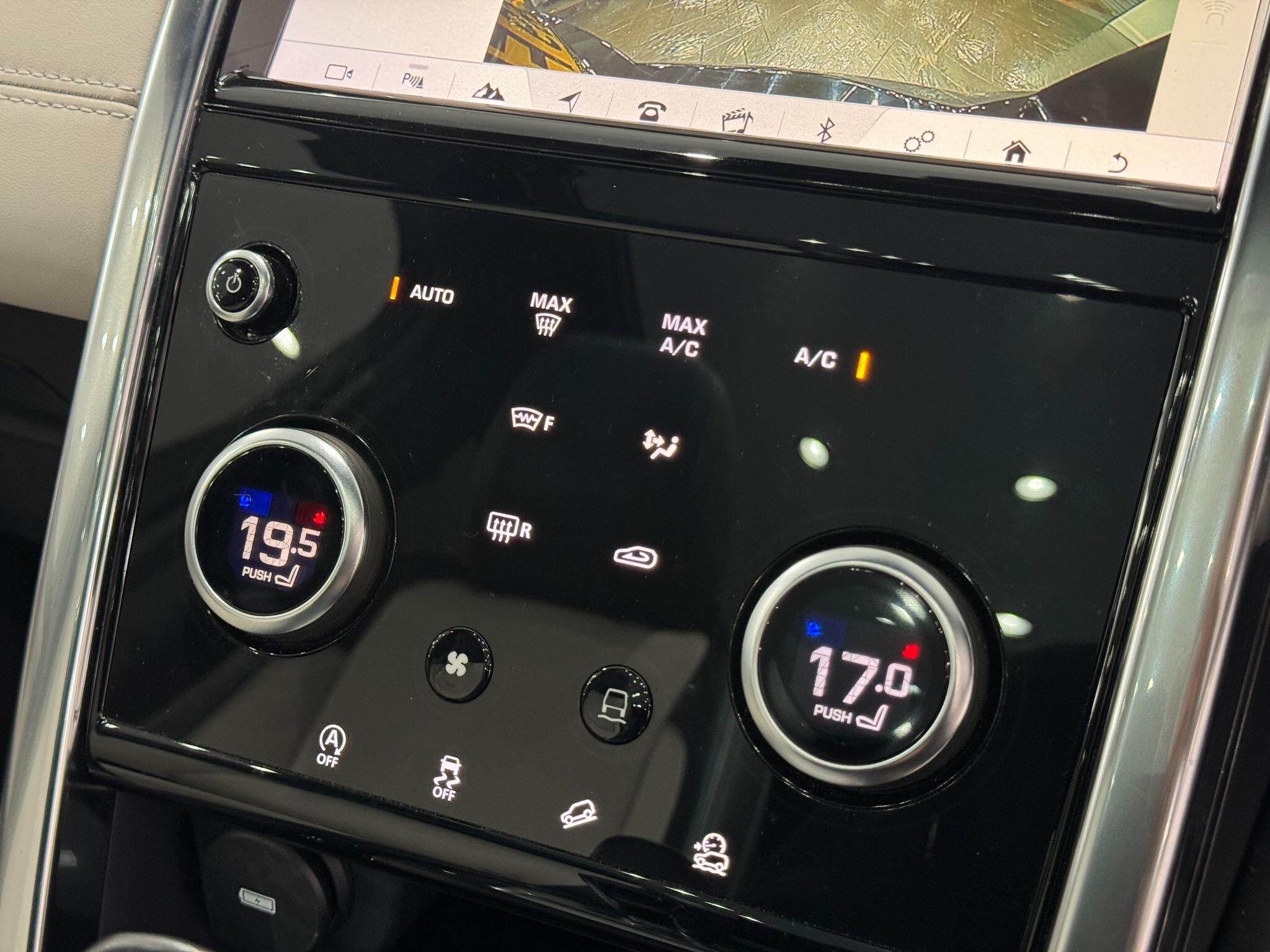 Land Rover Discovery Sport view 34