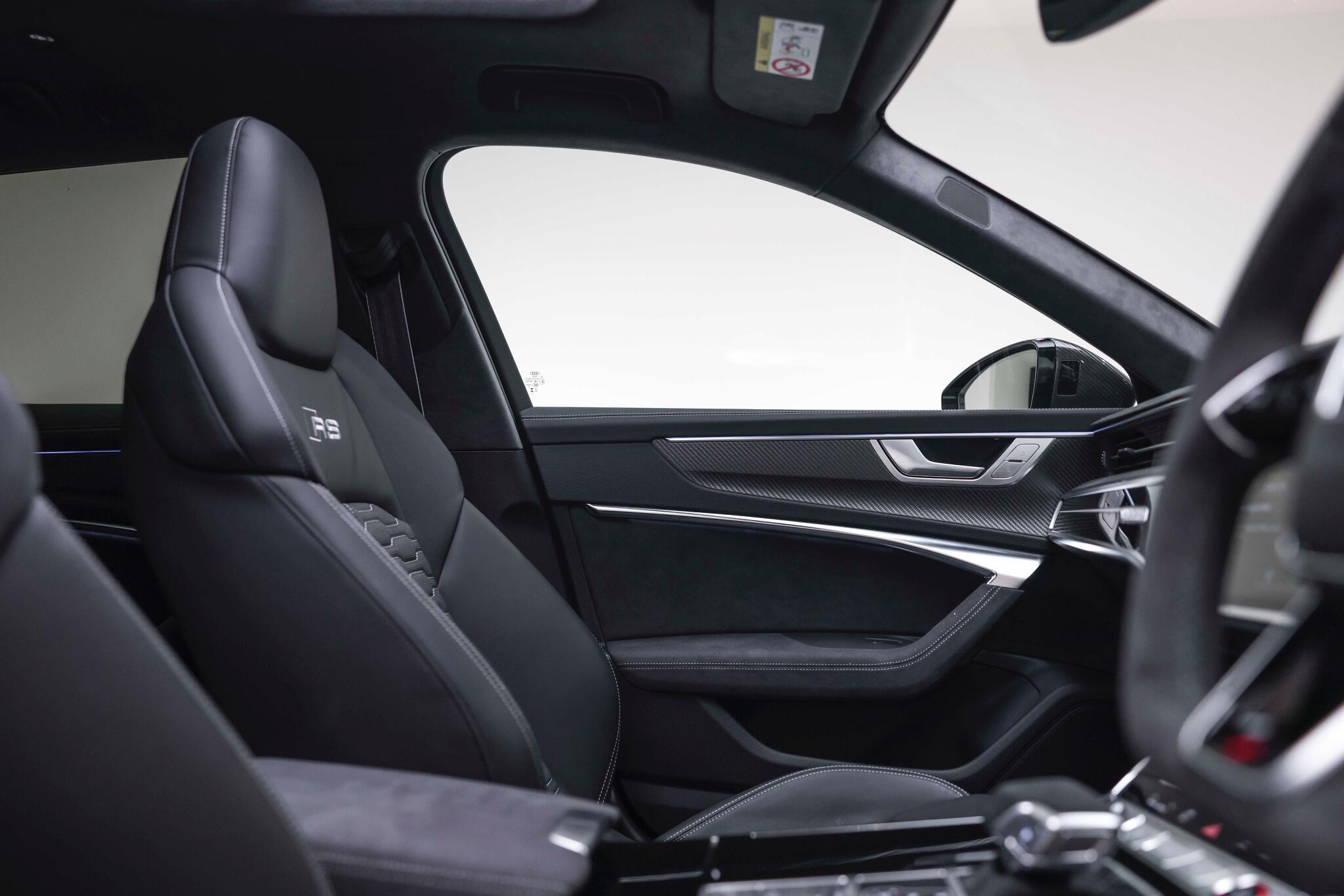 Audi RS6 Avant view 41