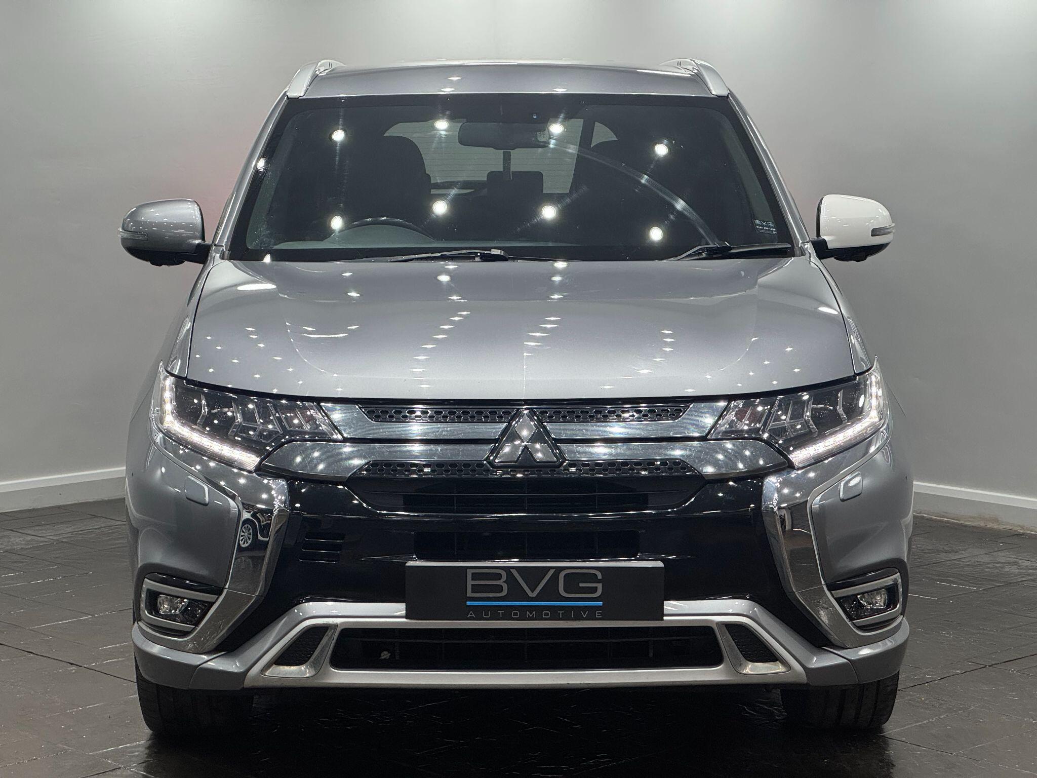 Mitsubishi Outlander view 4