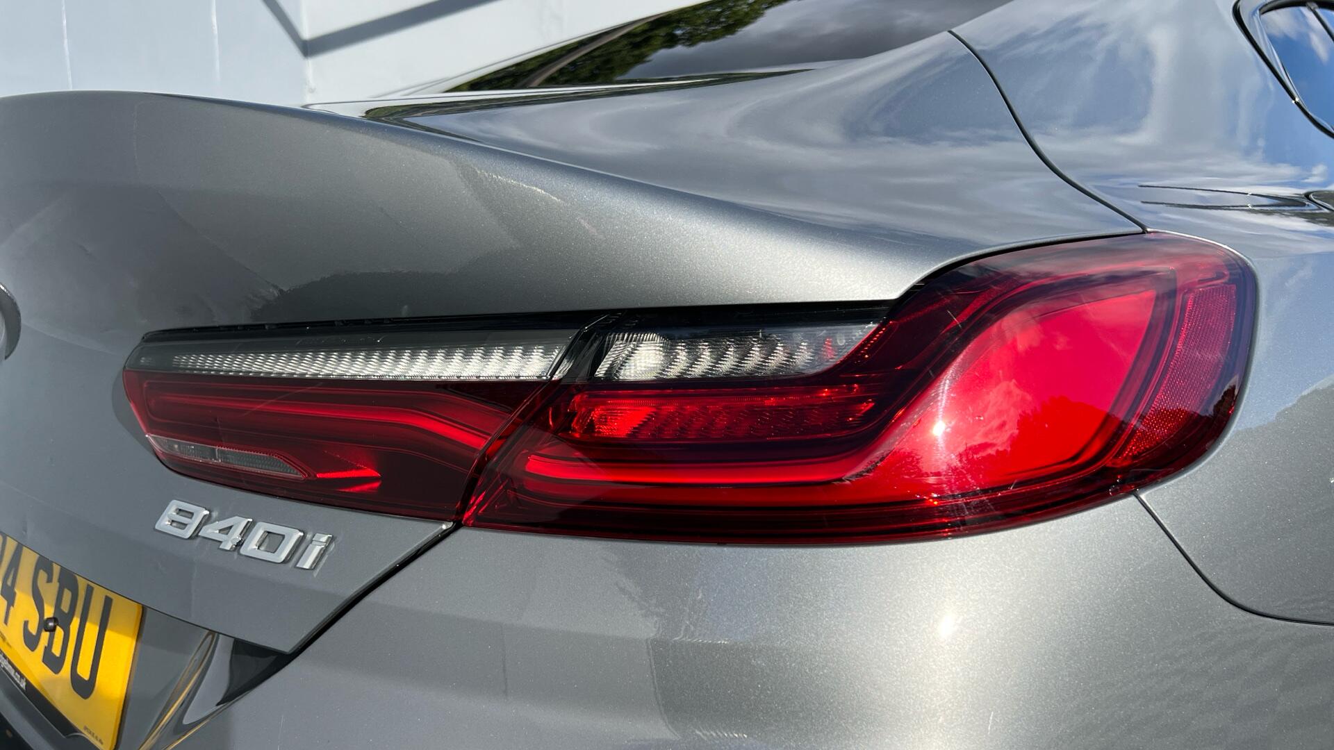 BMW 8 Series view 22