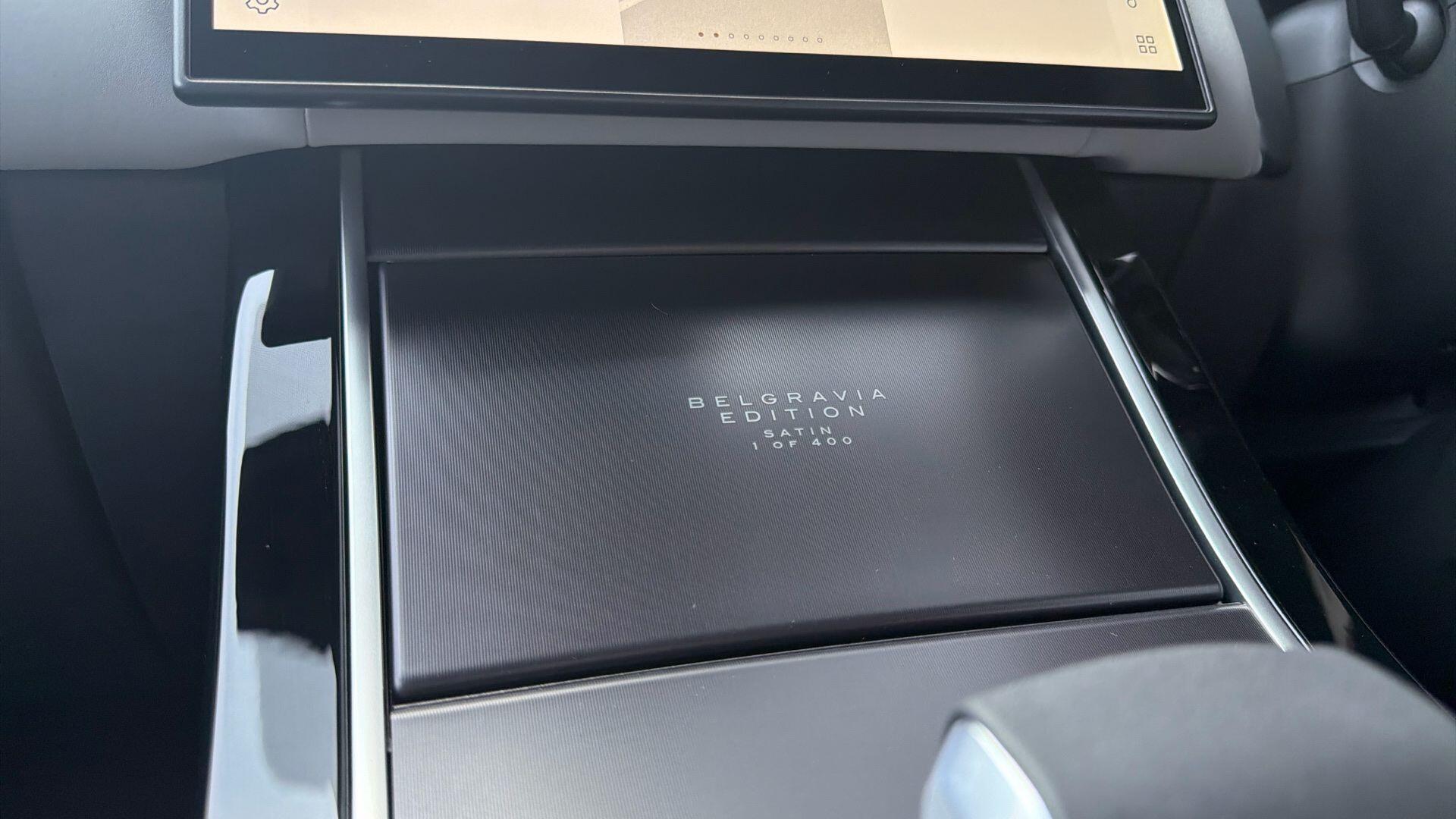 Land Rover Range Rover Velar view 43