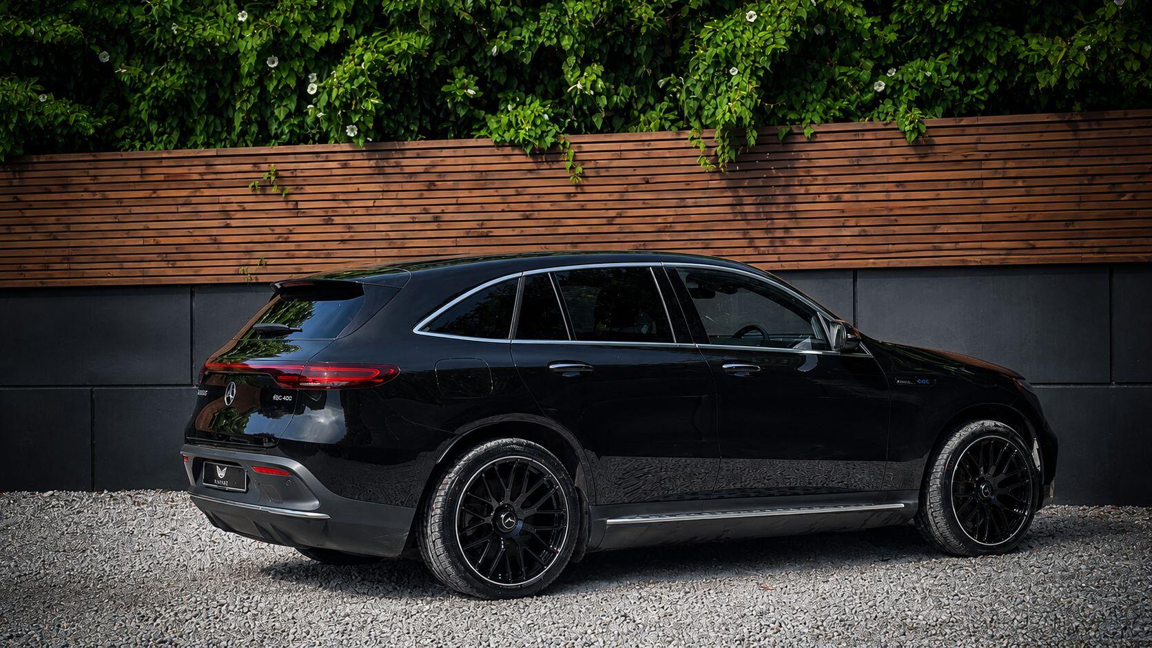 Mercedes-Benz EQC view 7
