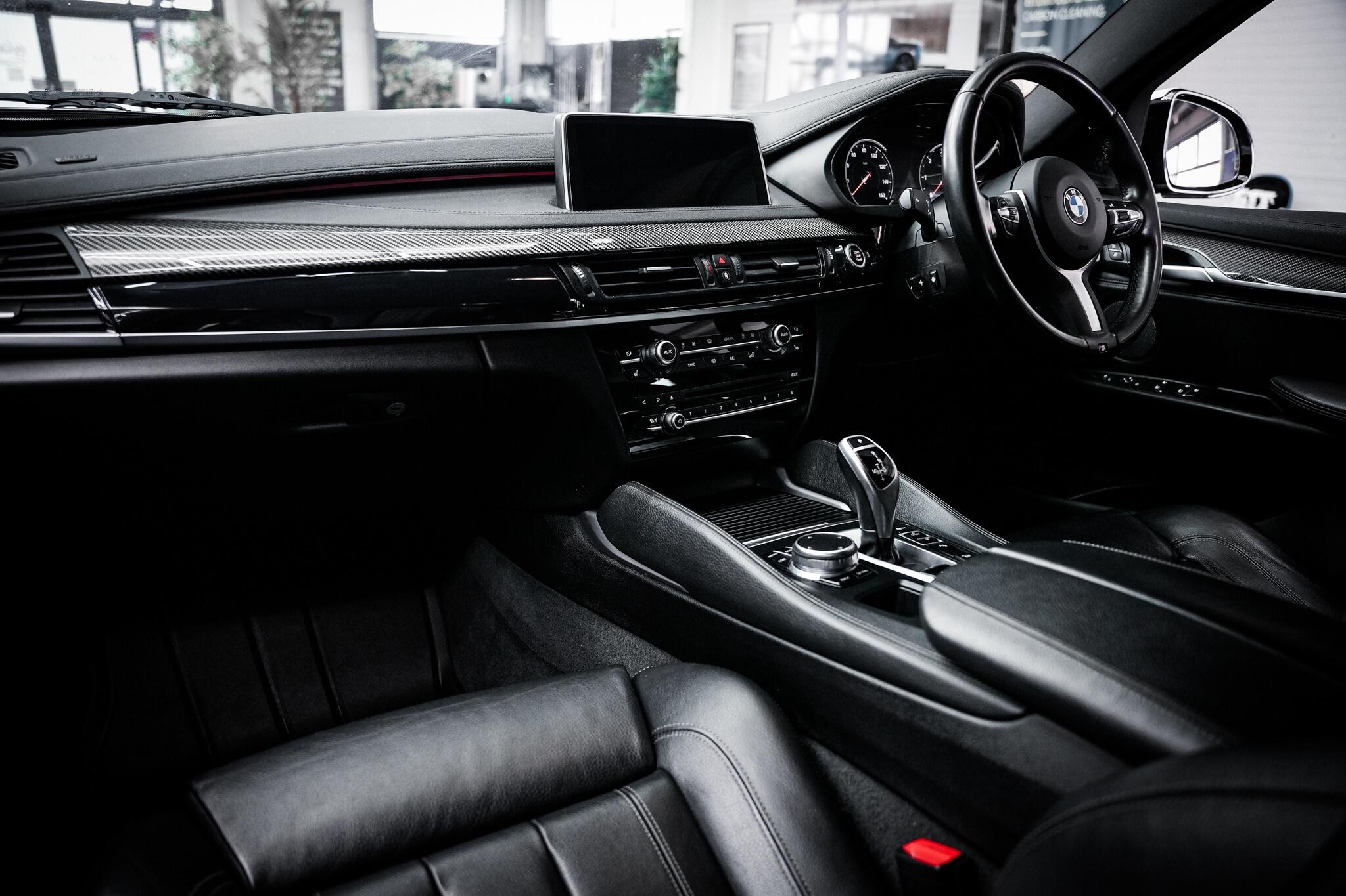 BMW X6 view 23