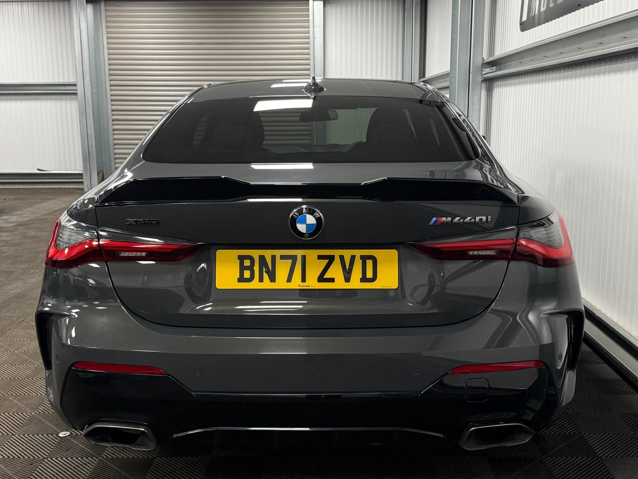 BMW 4 Series view 14