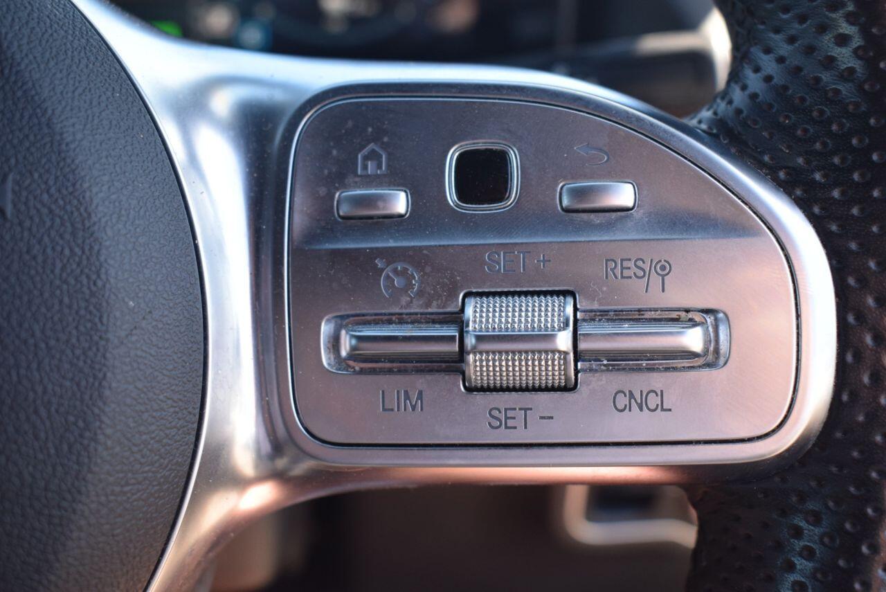 Mercedes-Benz Gla view 25