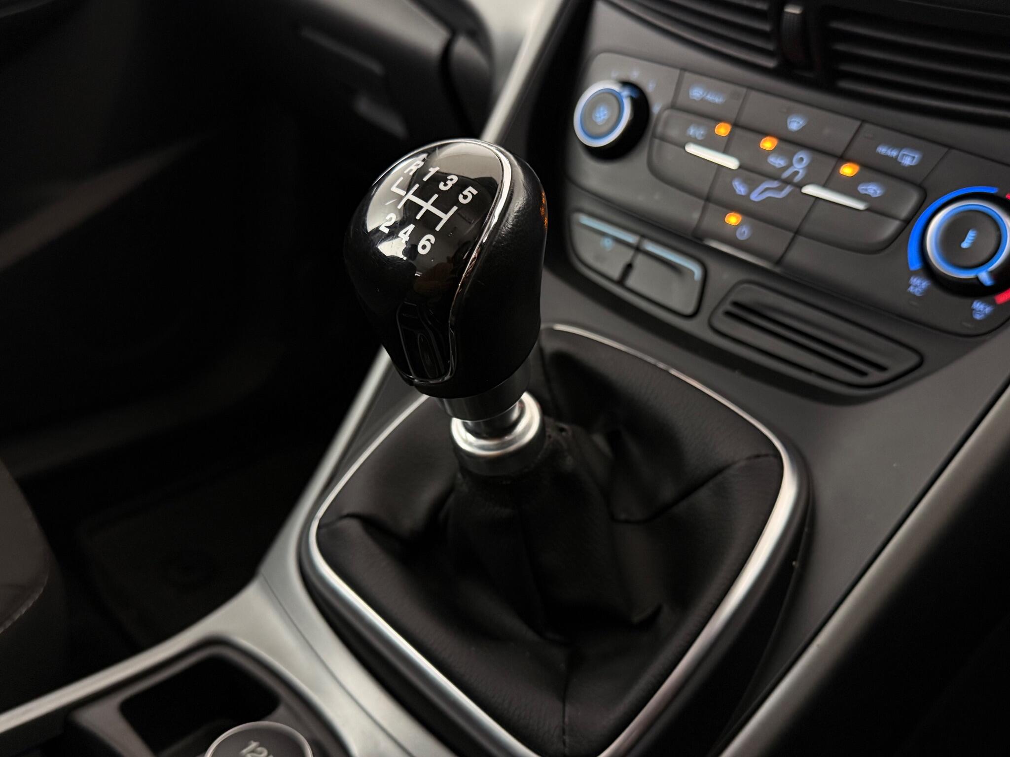 Ford Kuga view 31