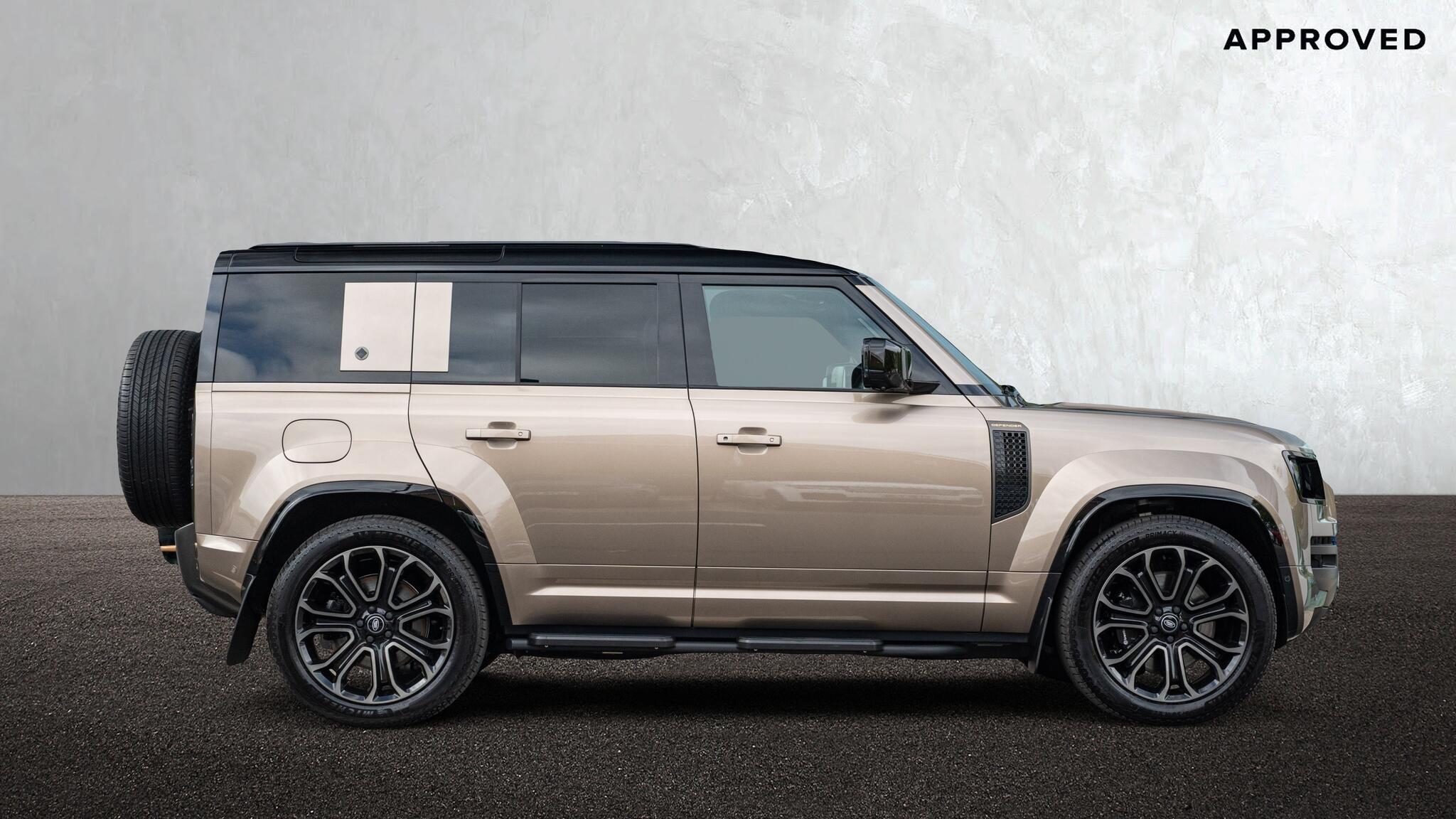 Land Rover Defender view 5
