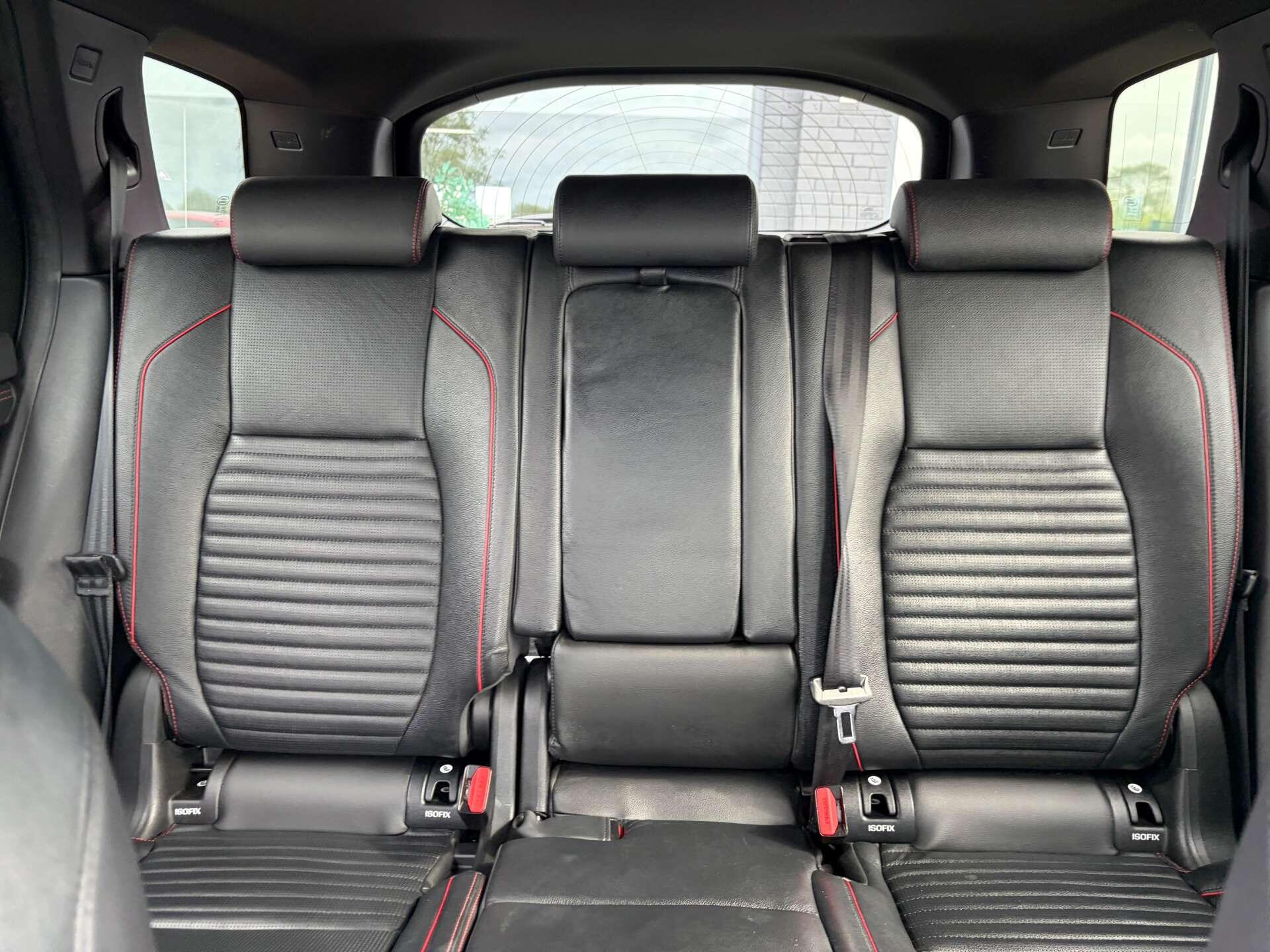 Land Rover Discovery Sport view 32