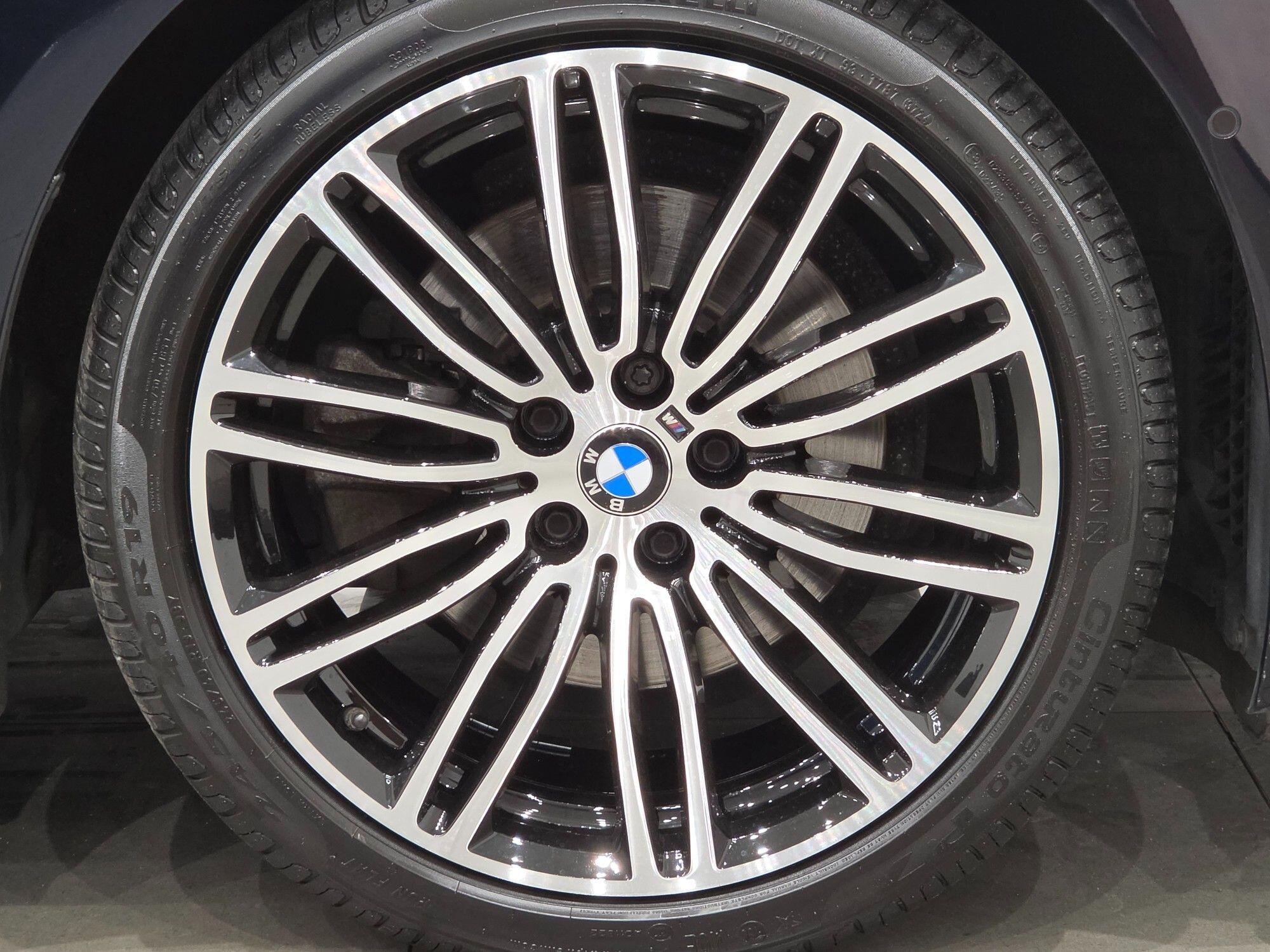 BMW 5 Series view 40
