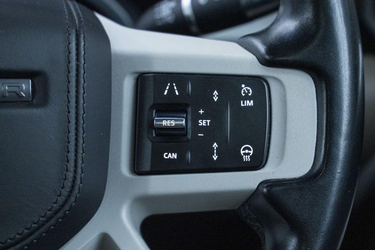 Land Rover Defender view 31