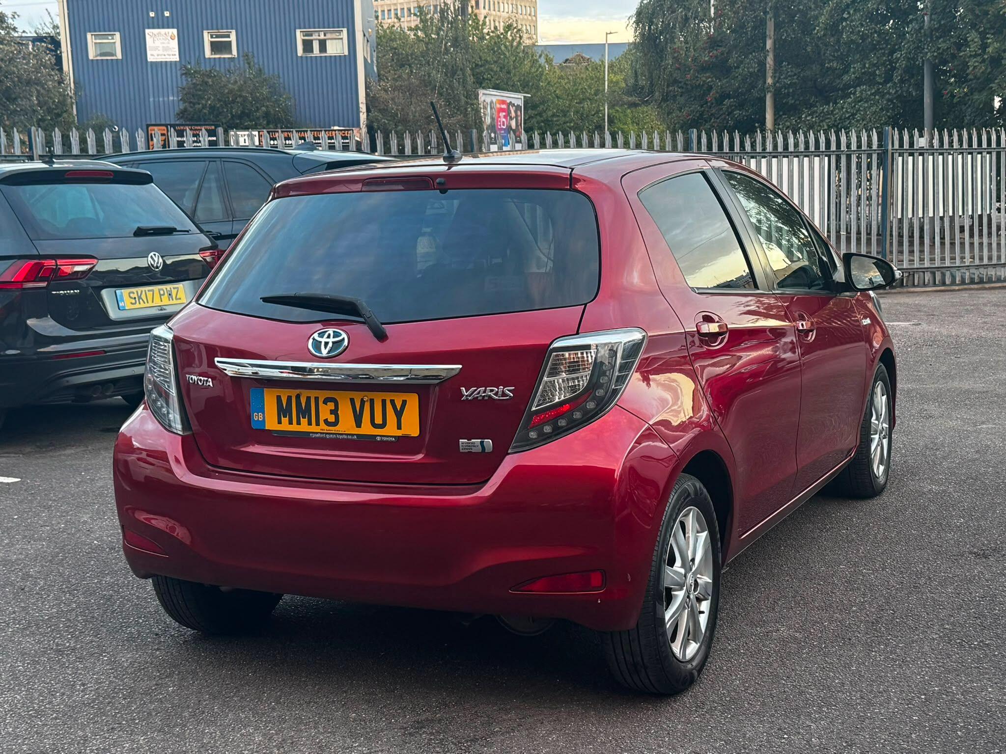 Toyota Yaris view 15