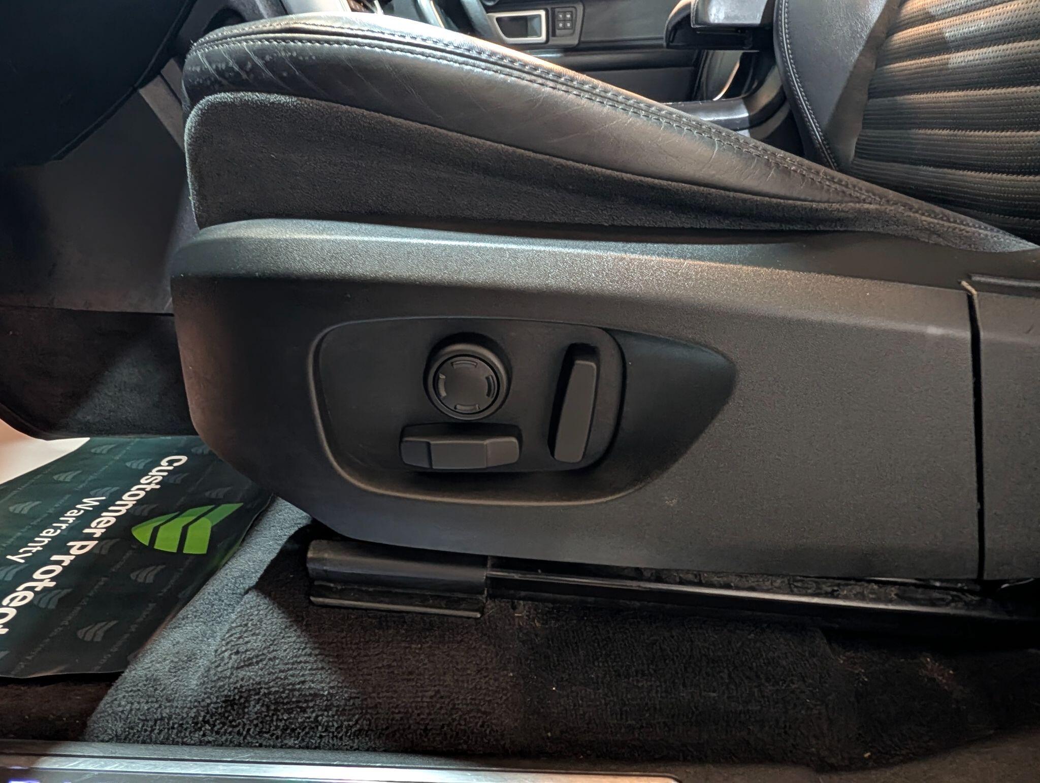 Land Rover Discovery Sport view 42