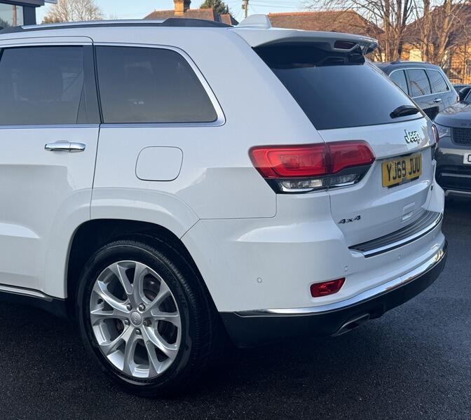 2019 Jeep Grand Cherokee 3.0 V6 MultiJetII Summit Auto 4WD Euro 6 (s/s) 5dr • 45,000 miles image 16