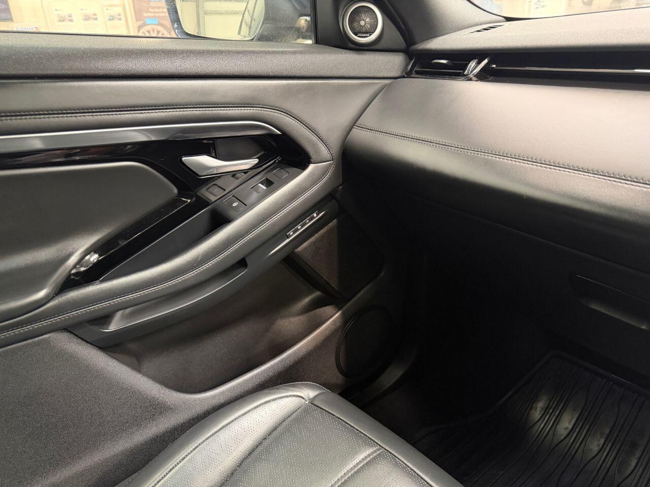 Land Rover Range Rover Evoque view 51