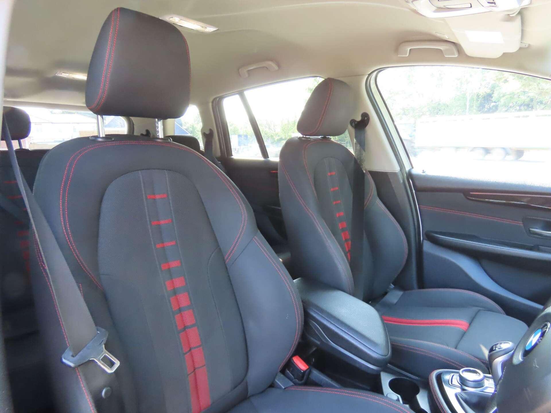 BMW 2 Series view 8