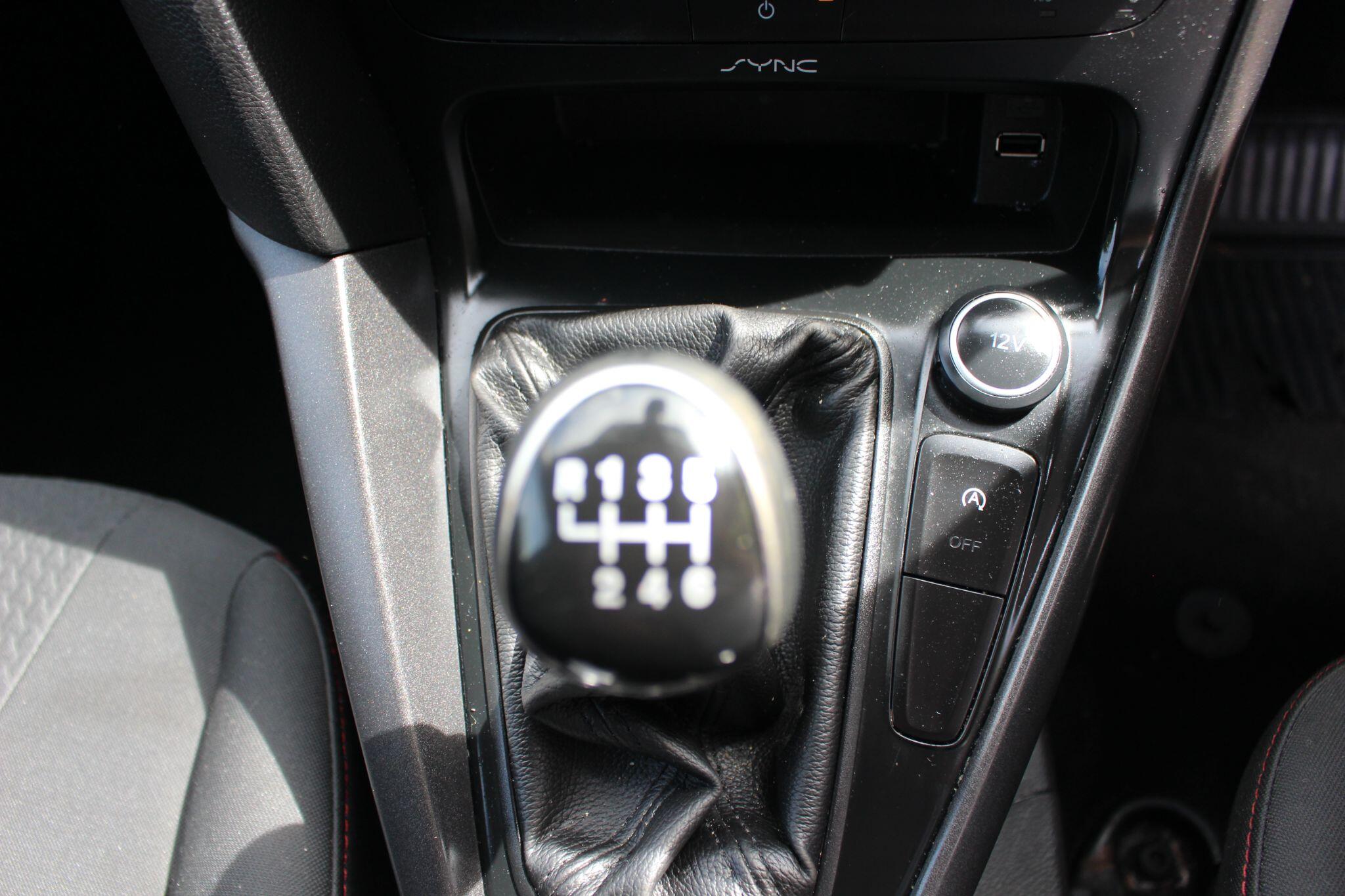 Ford Focus view 28