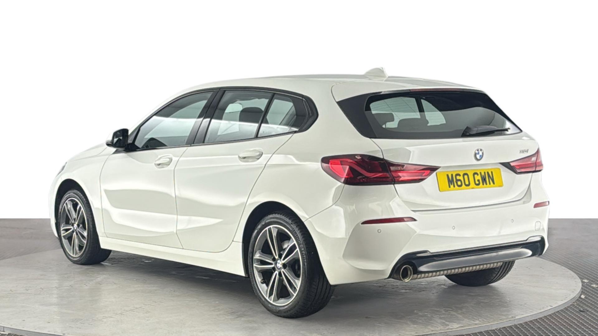 BMW 1 Series view 6