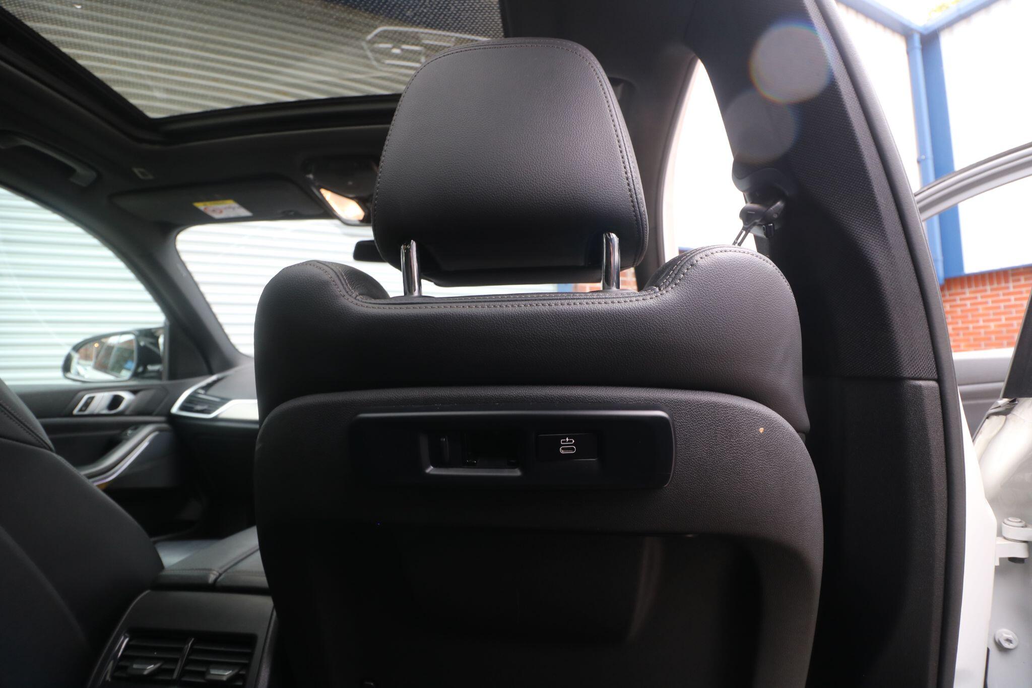 BMW X5 view 15