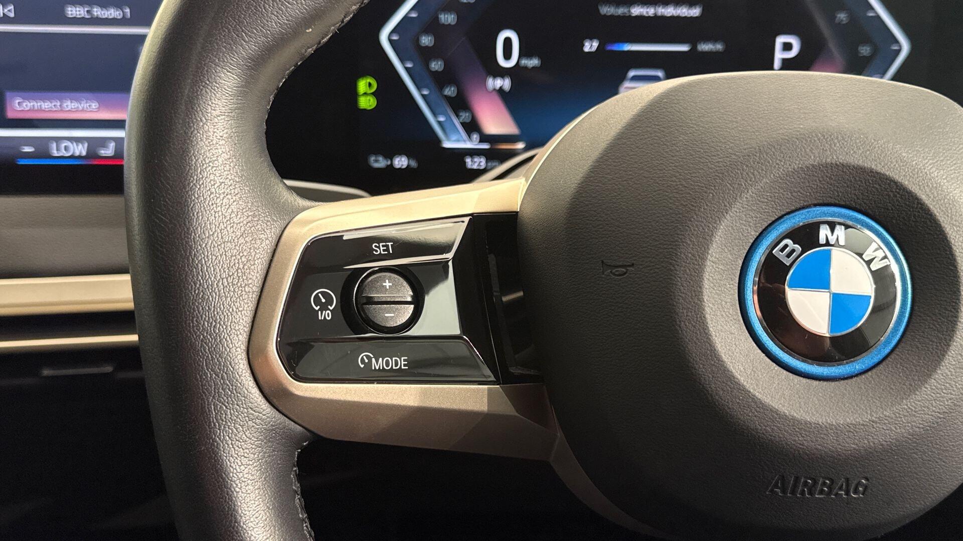 BMW Ix view 17