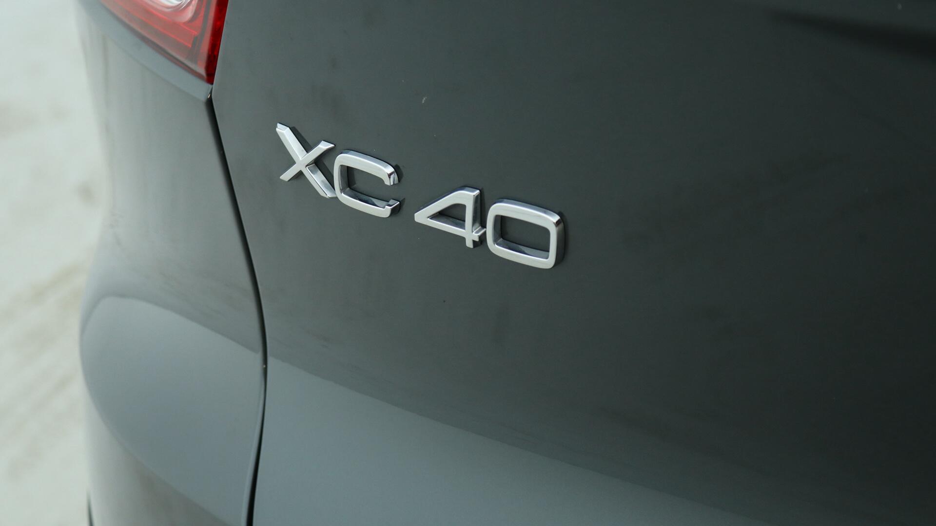 Volvo XC40 view 44