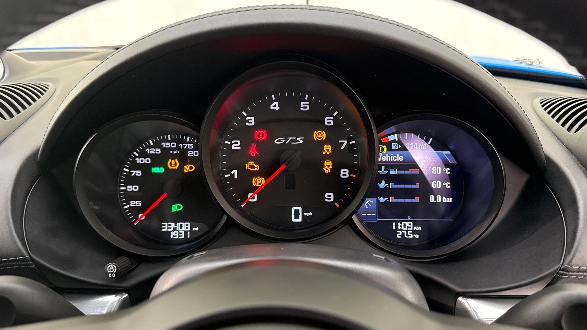 Porsche Cayman view 16