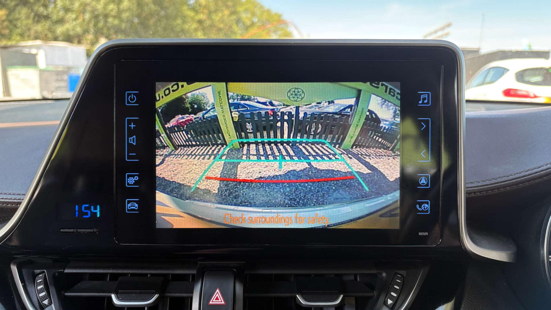 Toyota C-HR view 22
