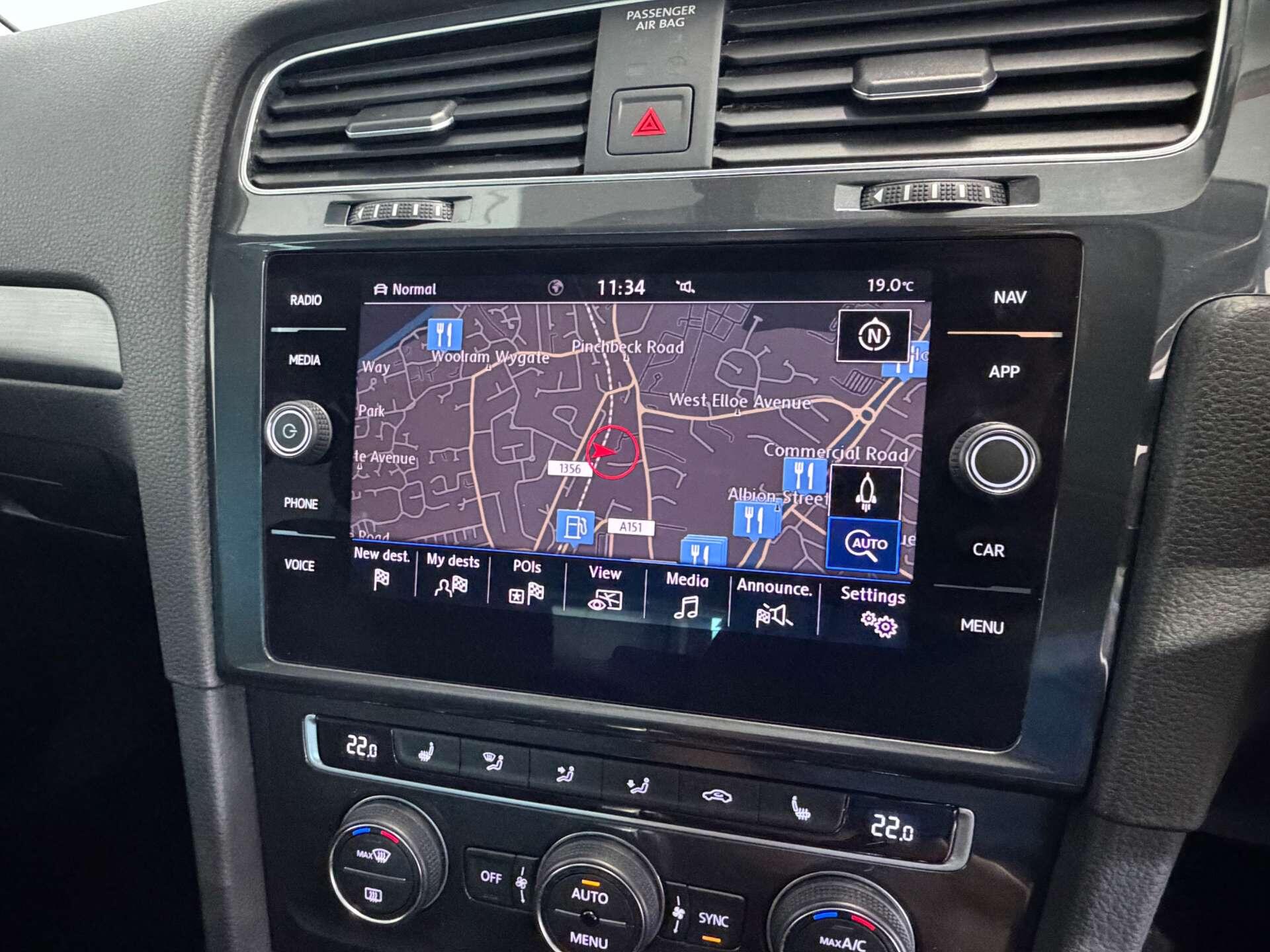 Volkswagen Golf view 37
