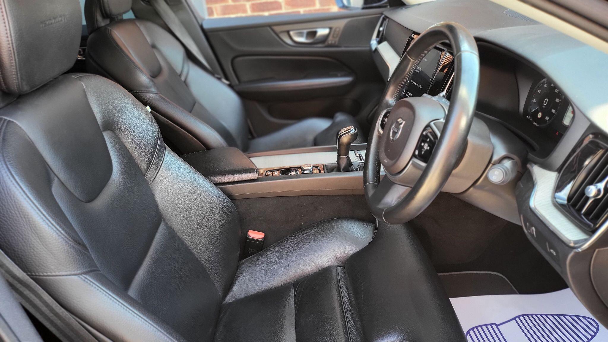 Volvo V60 view 11