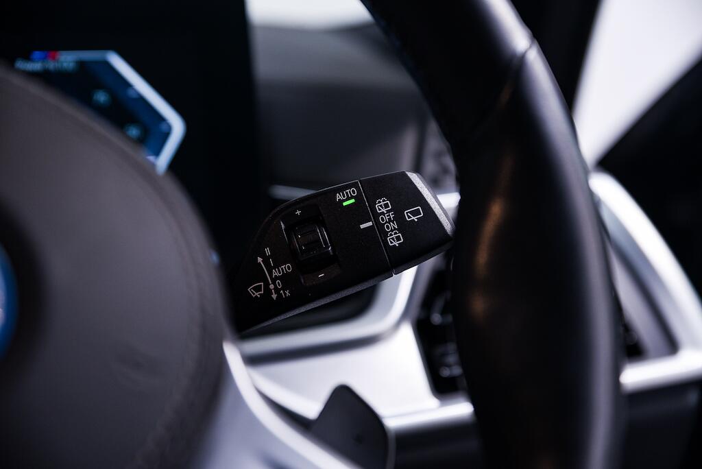 BMW X5 view 25