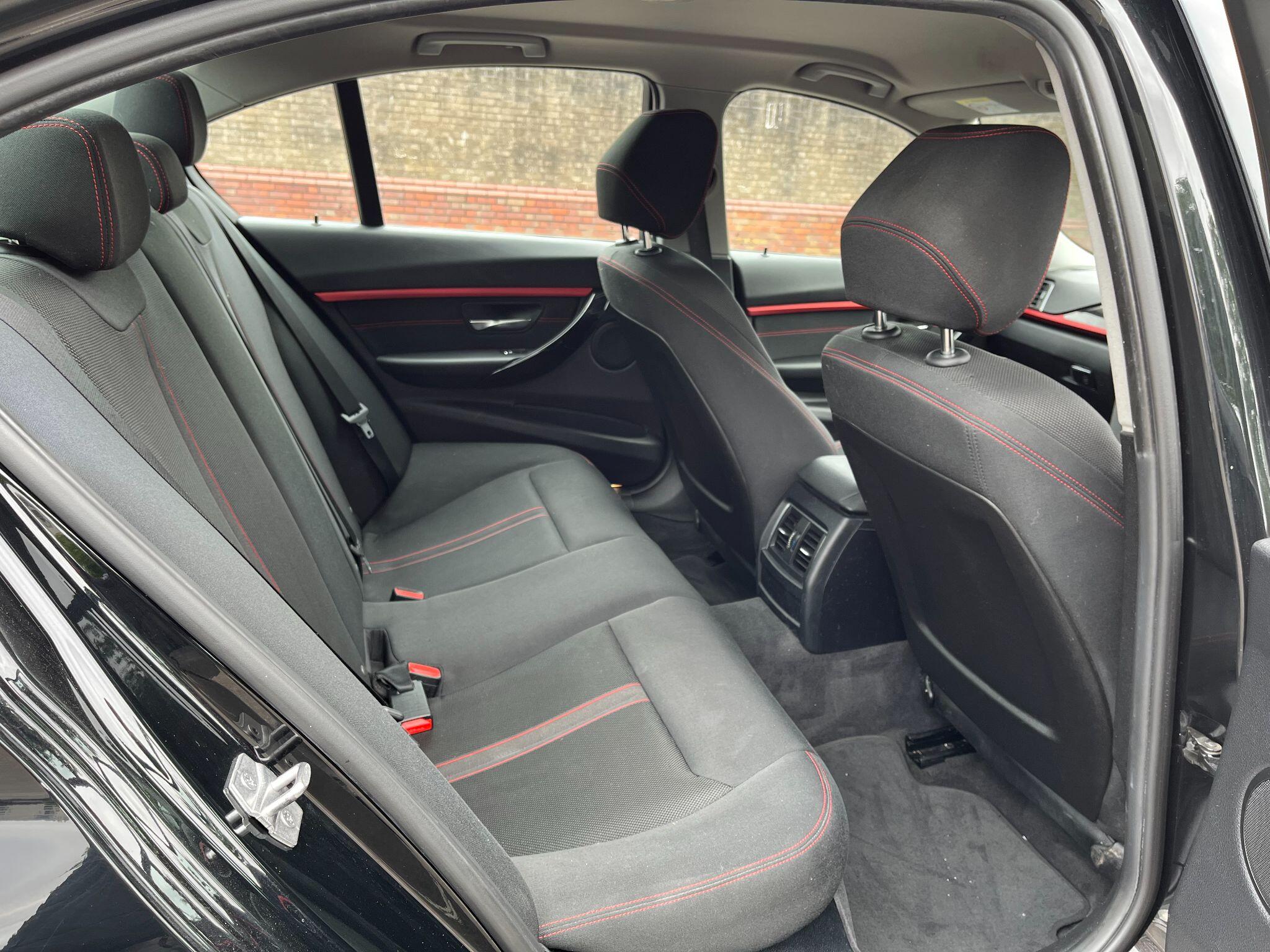 BMW 3 Series view 35