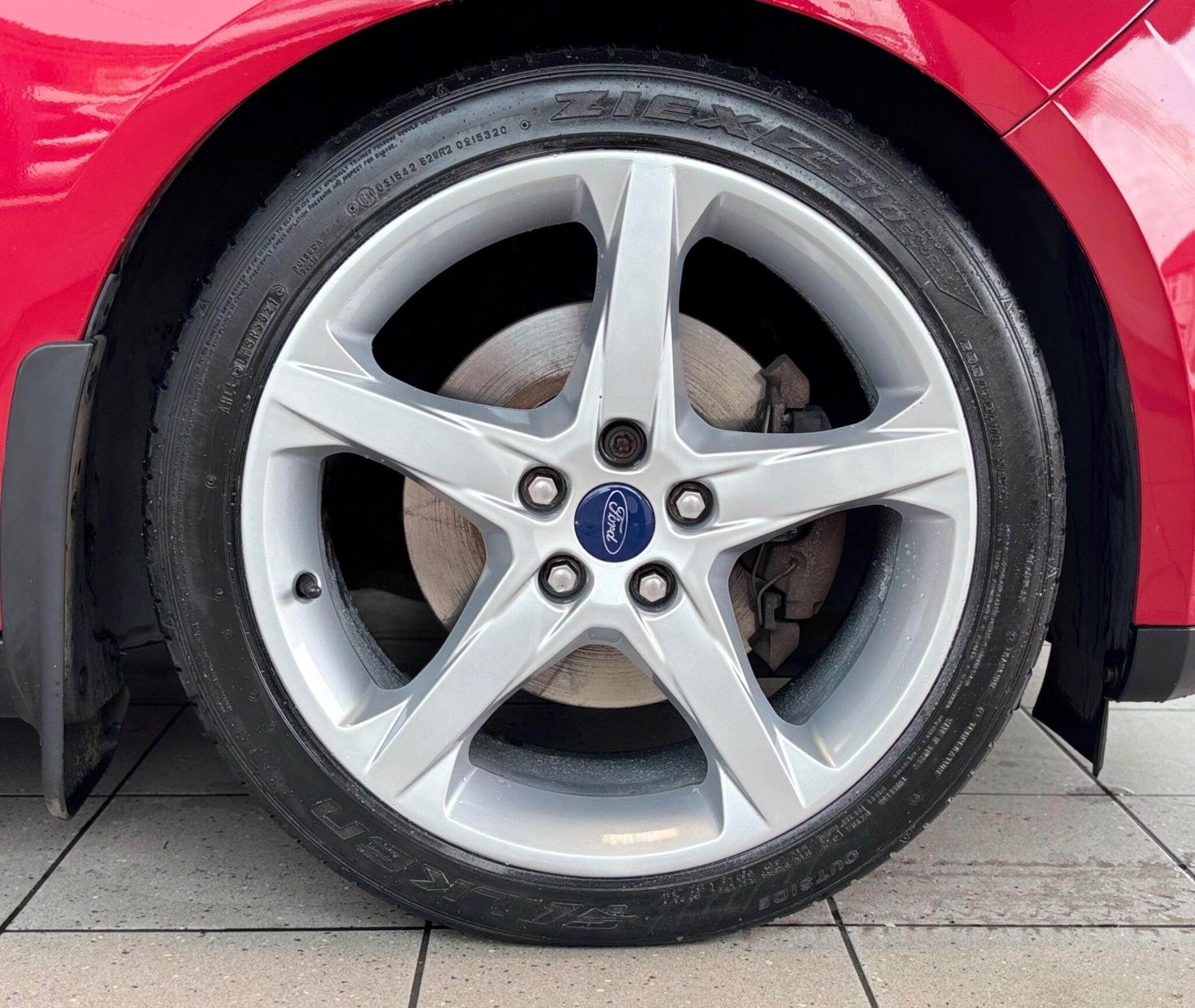 Ford Focus view 19