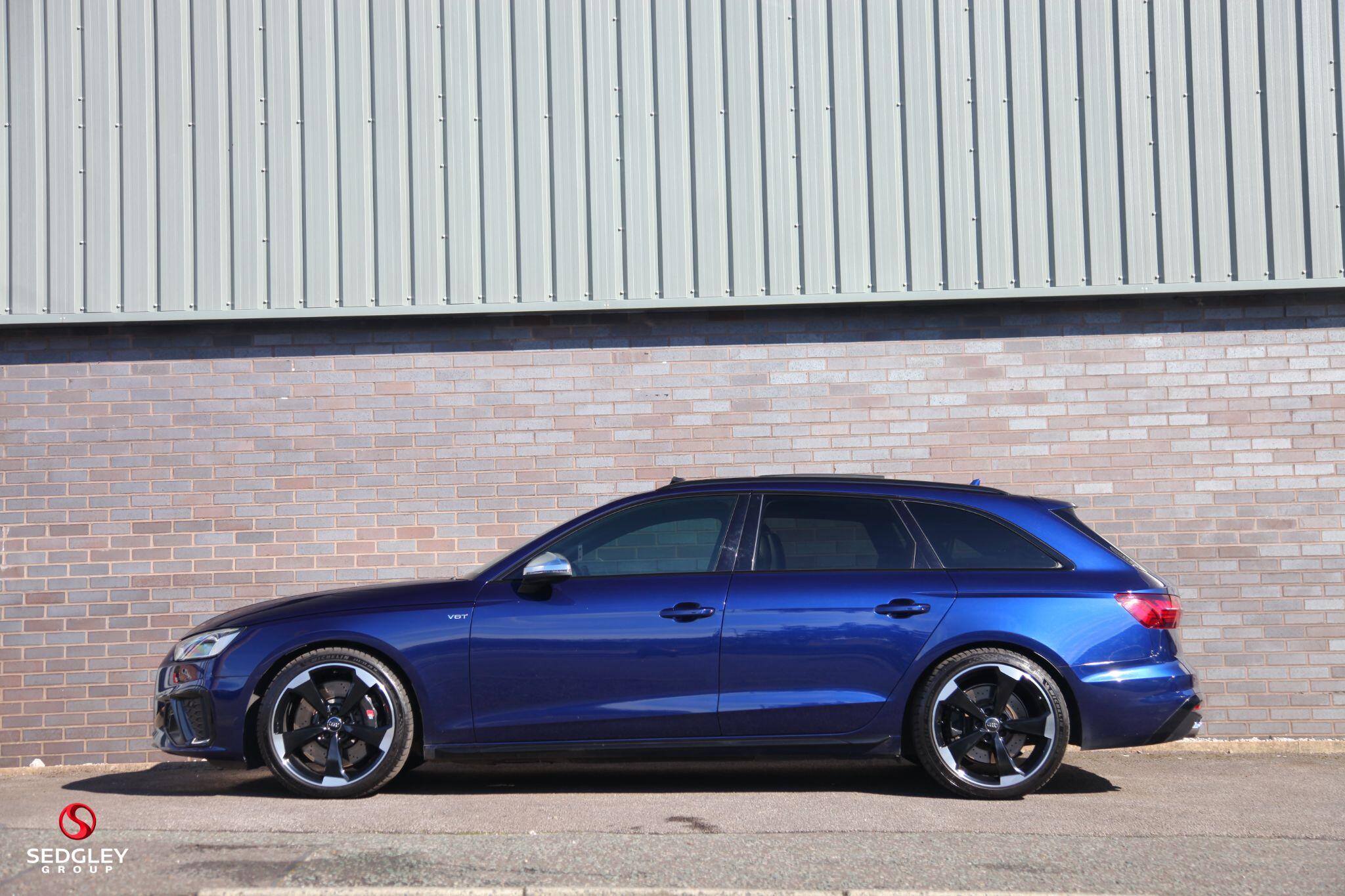 Audi S4 view 4