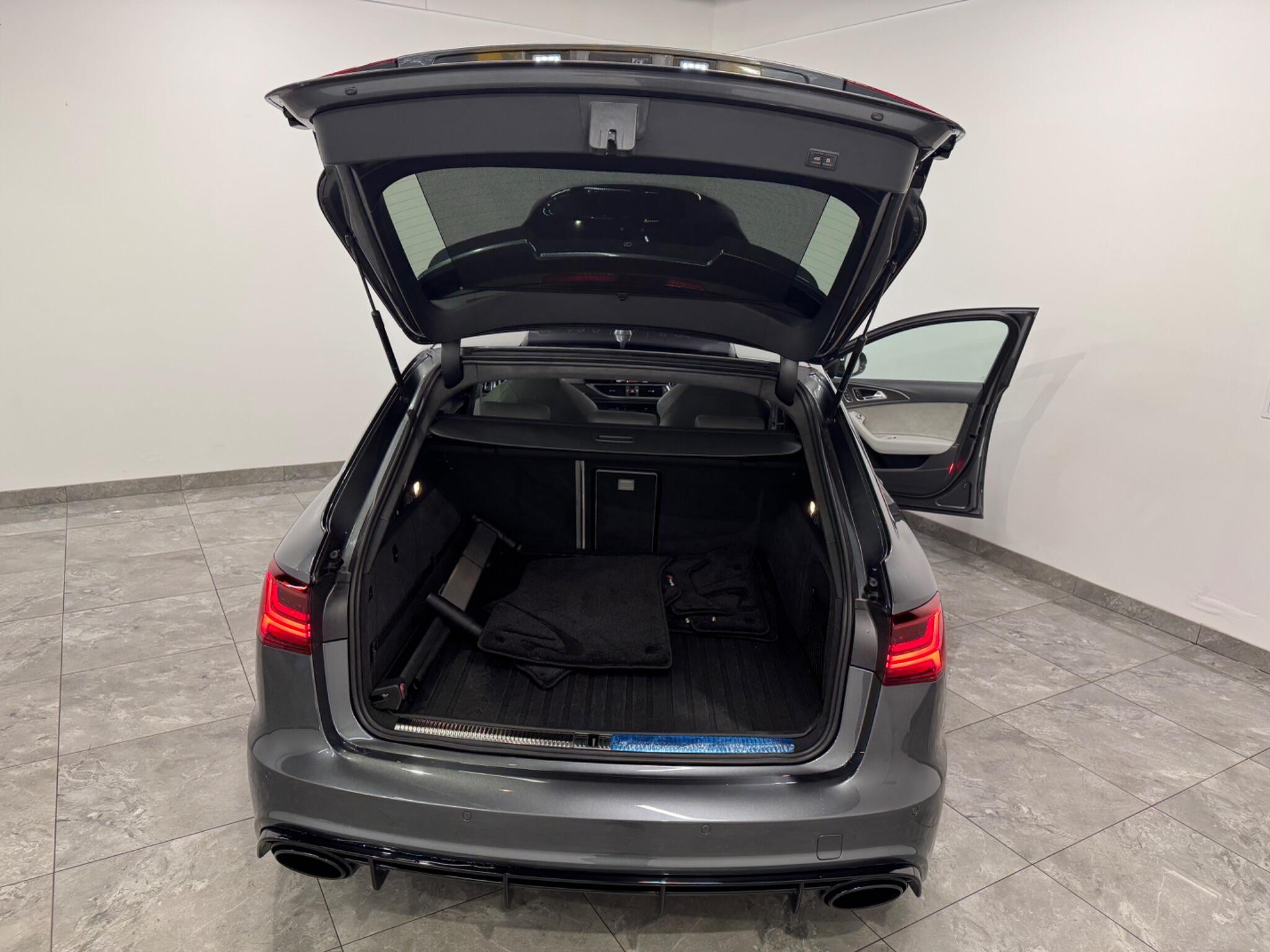 Audi RS6 view 21