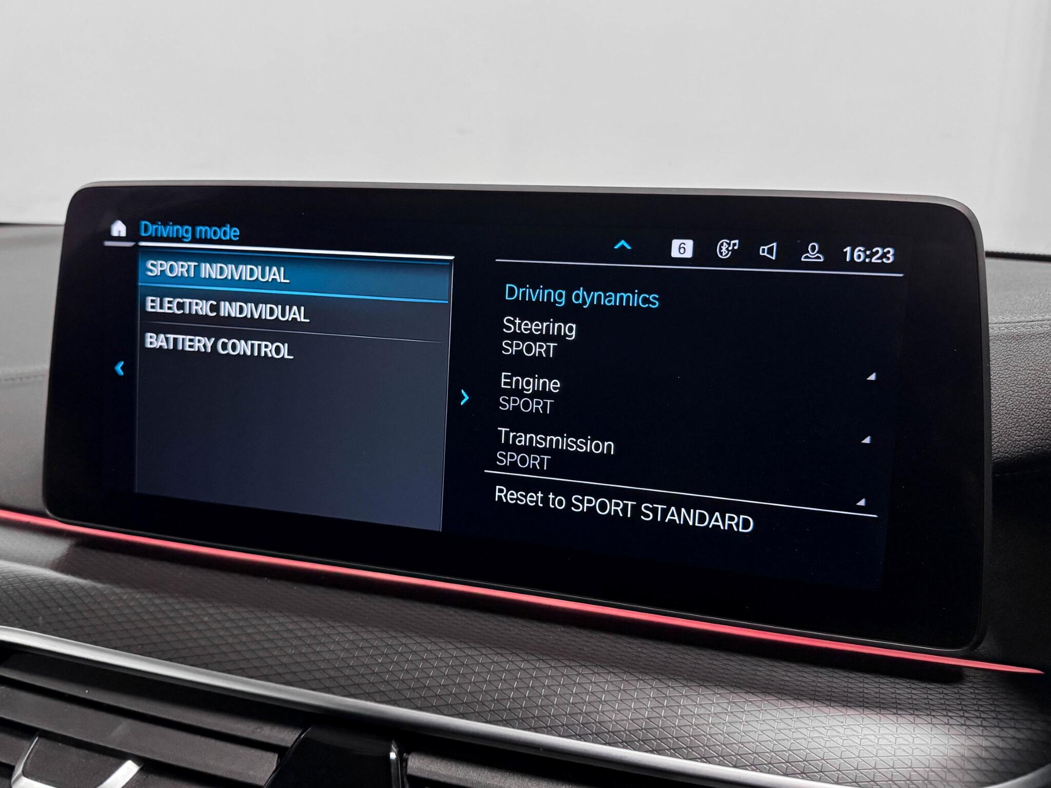 BMW 5 Series view 49
