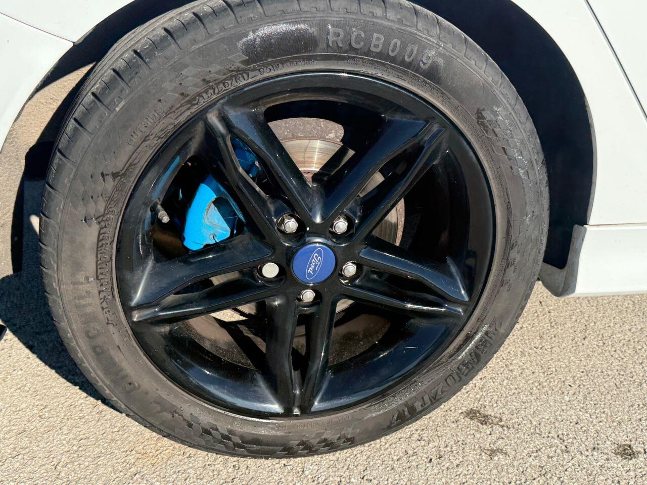 Ford Focus view 11