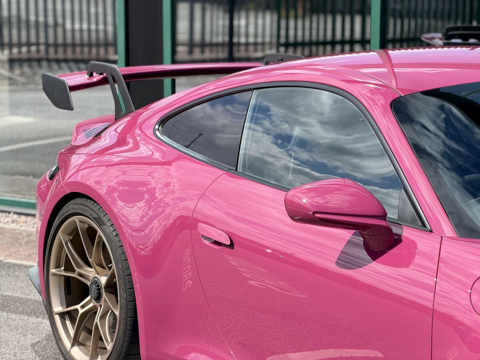 Porsche 911 view 12