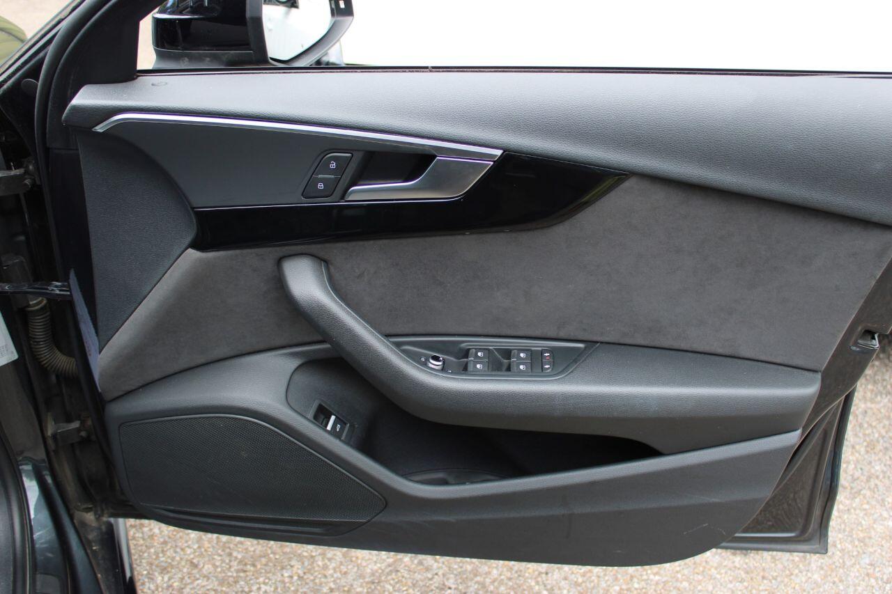 Audi A4 view 18