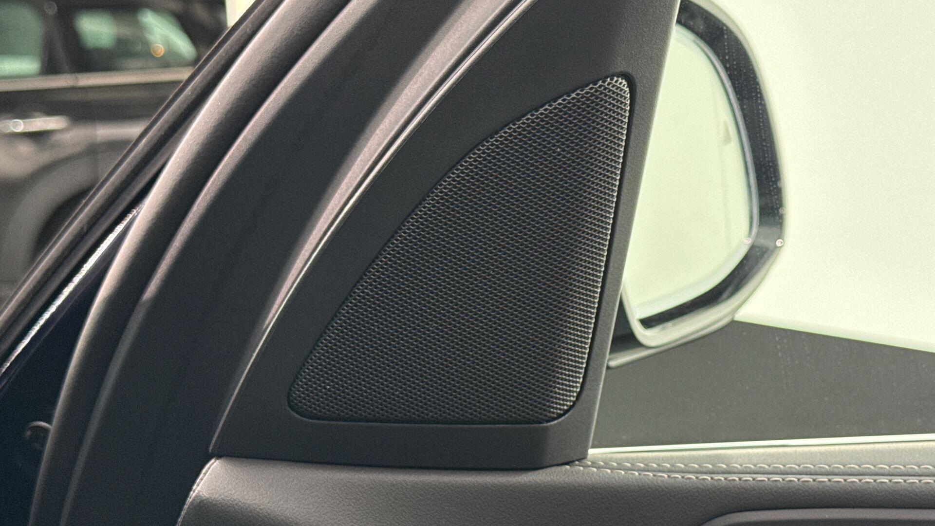 BMW X5 view 21