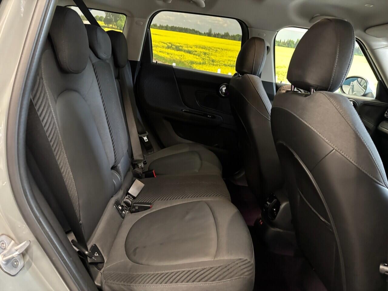 Mini Countryman view 21