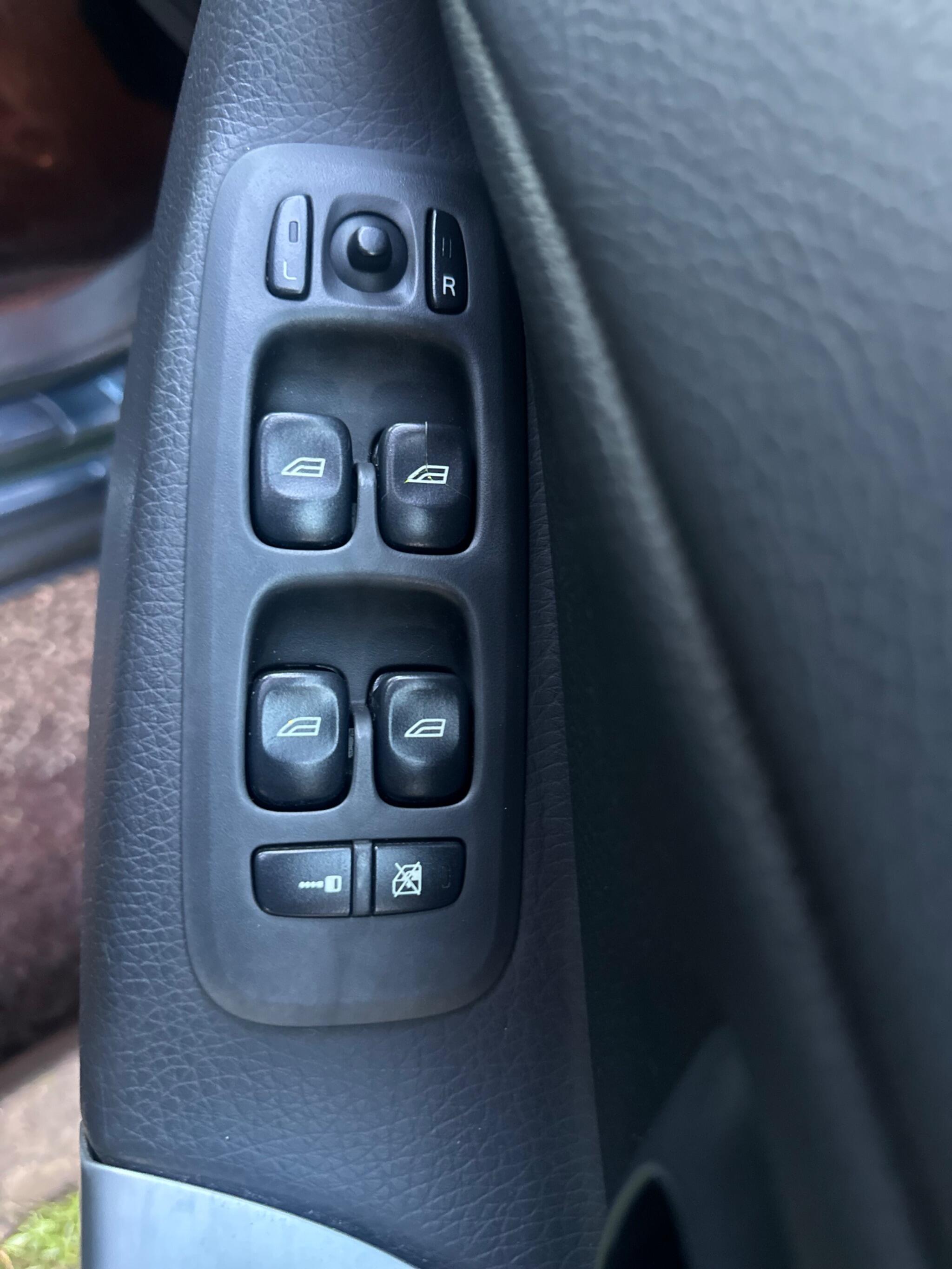 2007 Volvo XC90 image 33