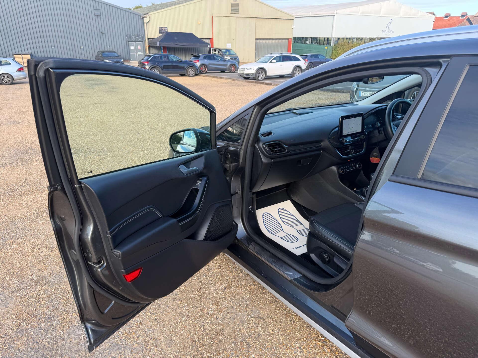 Ford Fiesta view 17